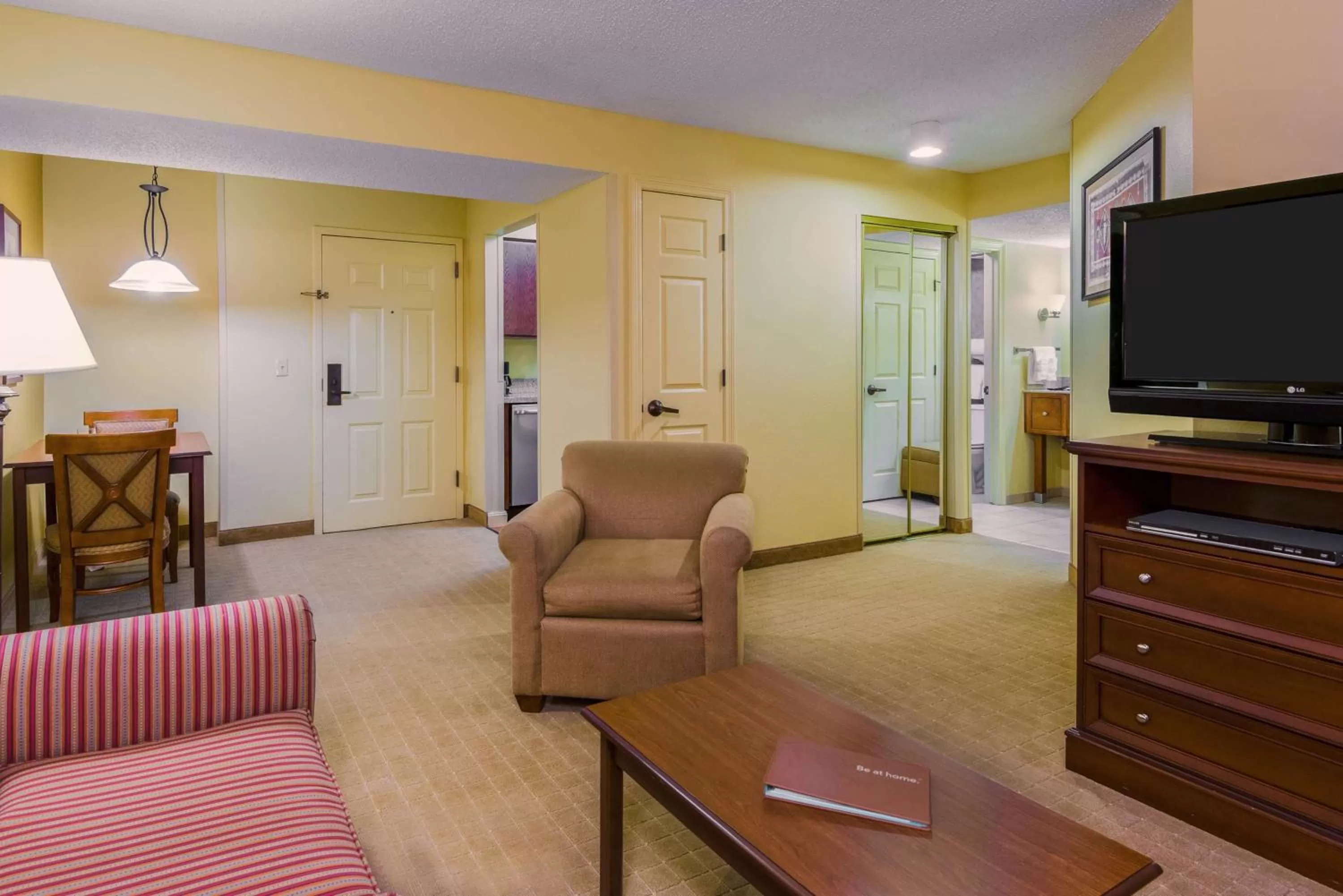 Living room in Homewood Suites by Hilton Houston-Clear Lake