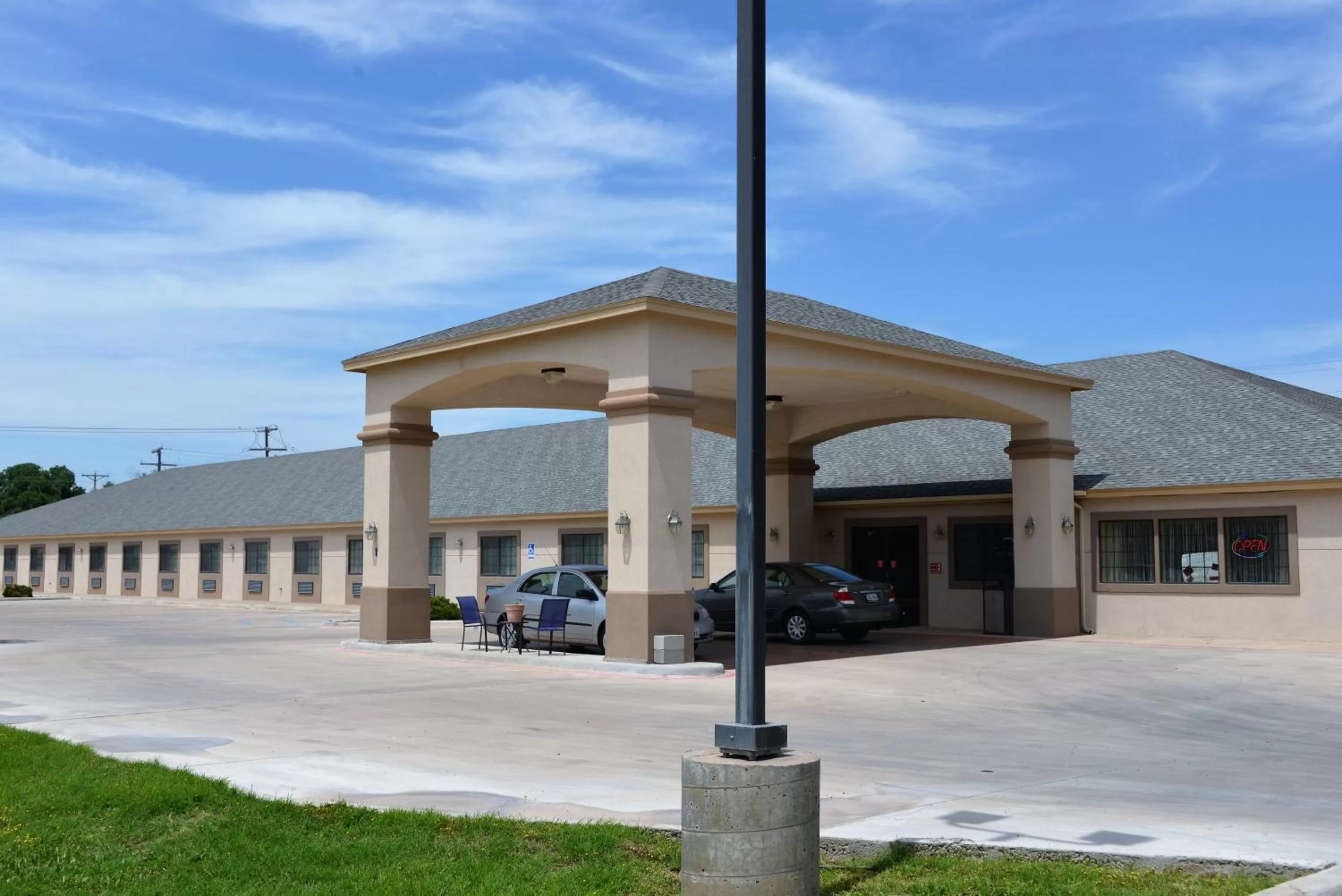 Property building in Irish Inn and Suites