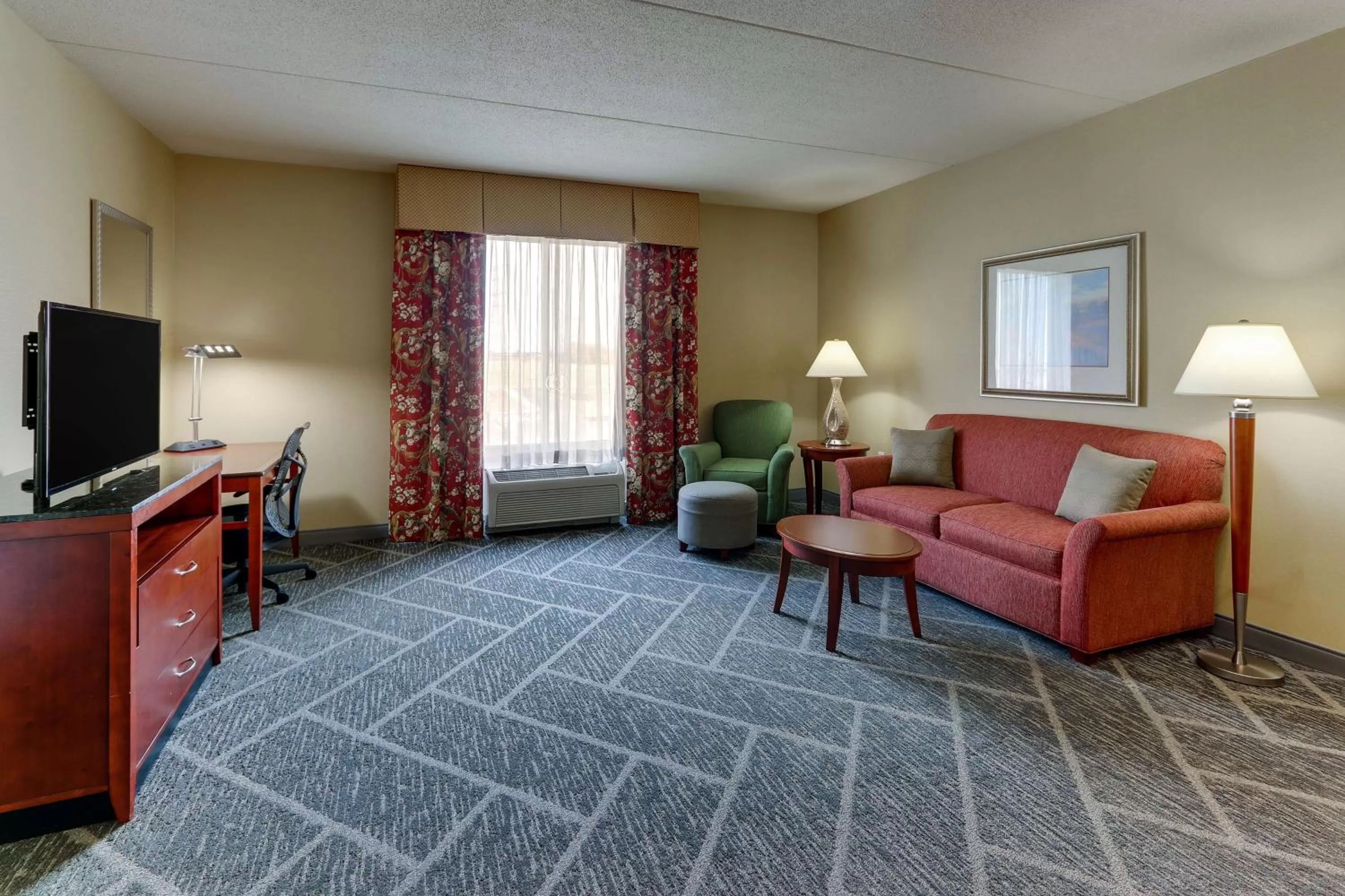 Living room in Hilton Garden Inn Indianapolis Airport
