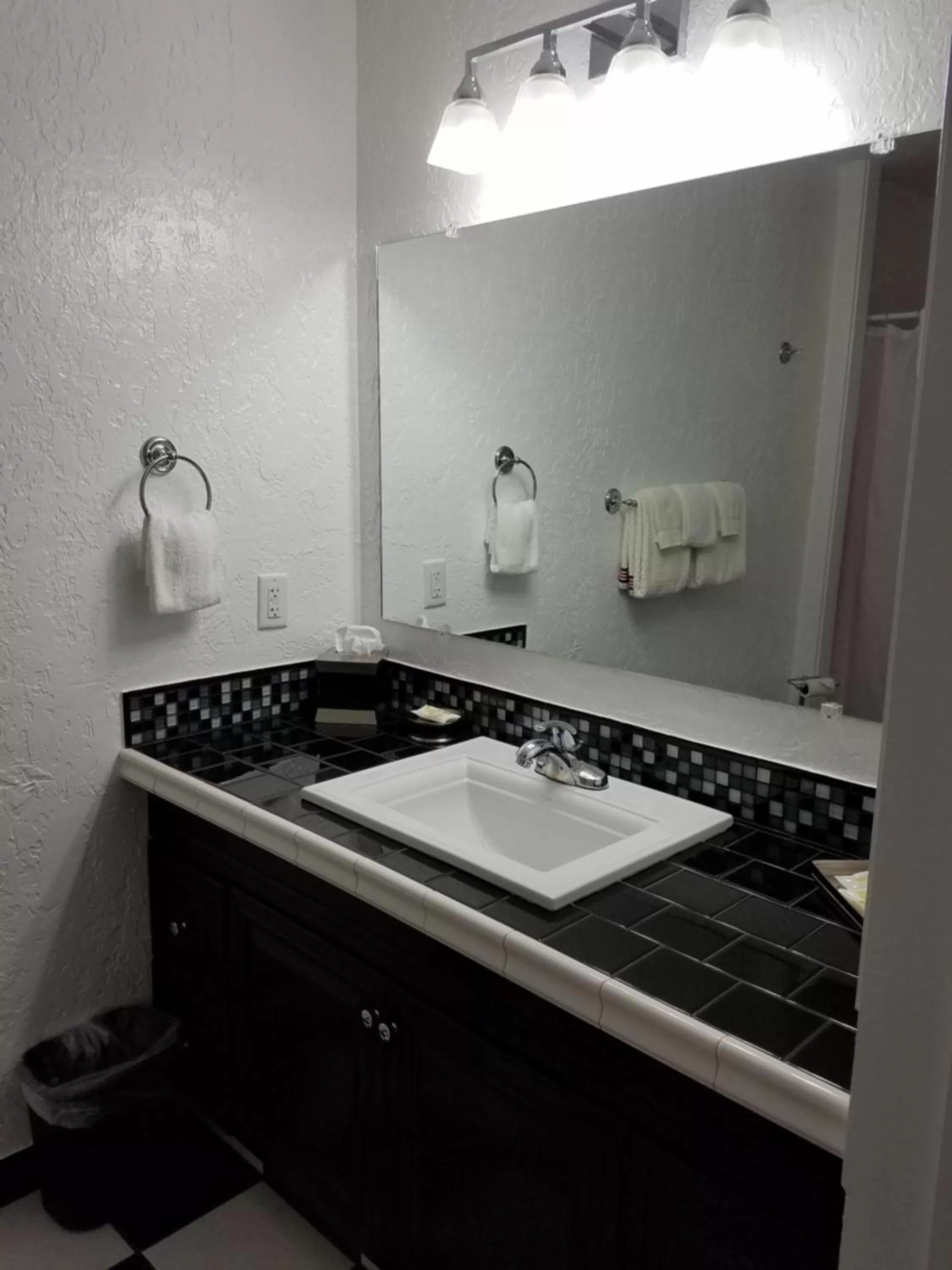 Bathroom in Rocket Motel