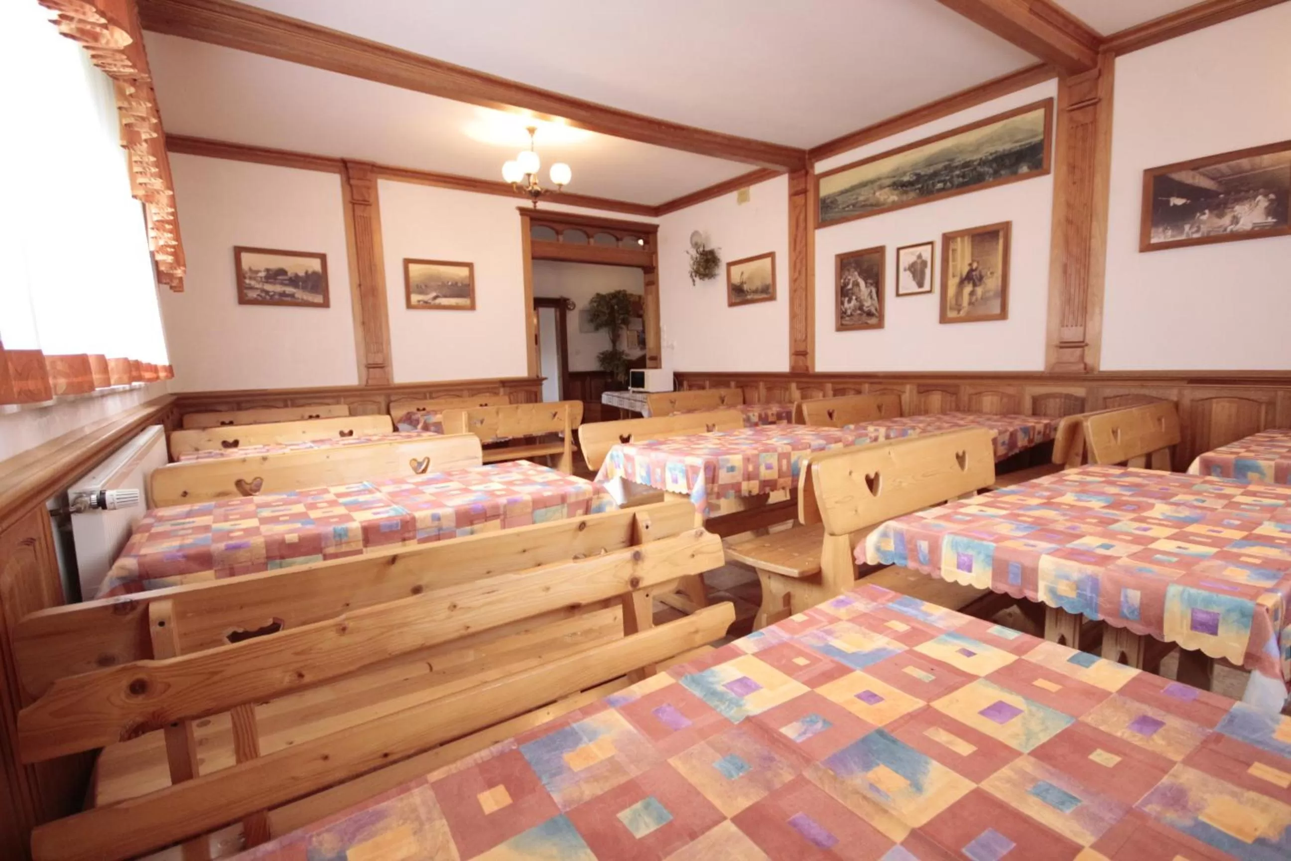 Restaurant/Places to Eat in Willa 14