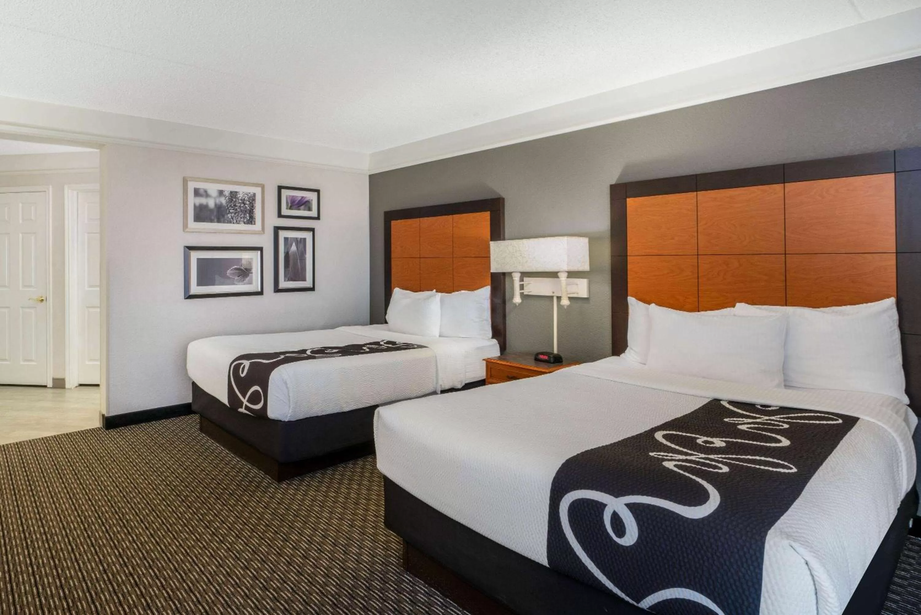 Photo of the whole room, Bed in La Quinta by Wyndham Pueblo
