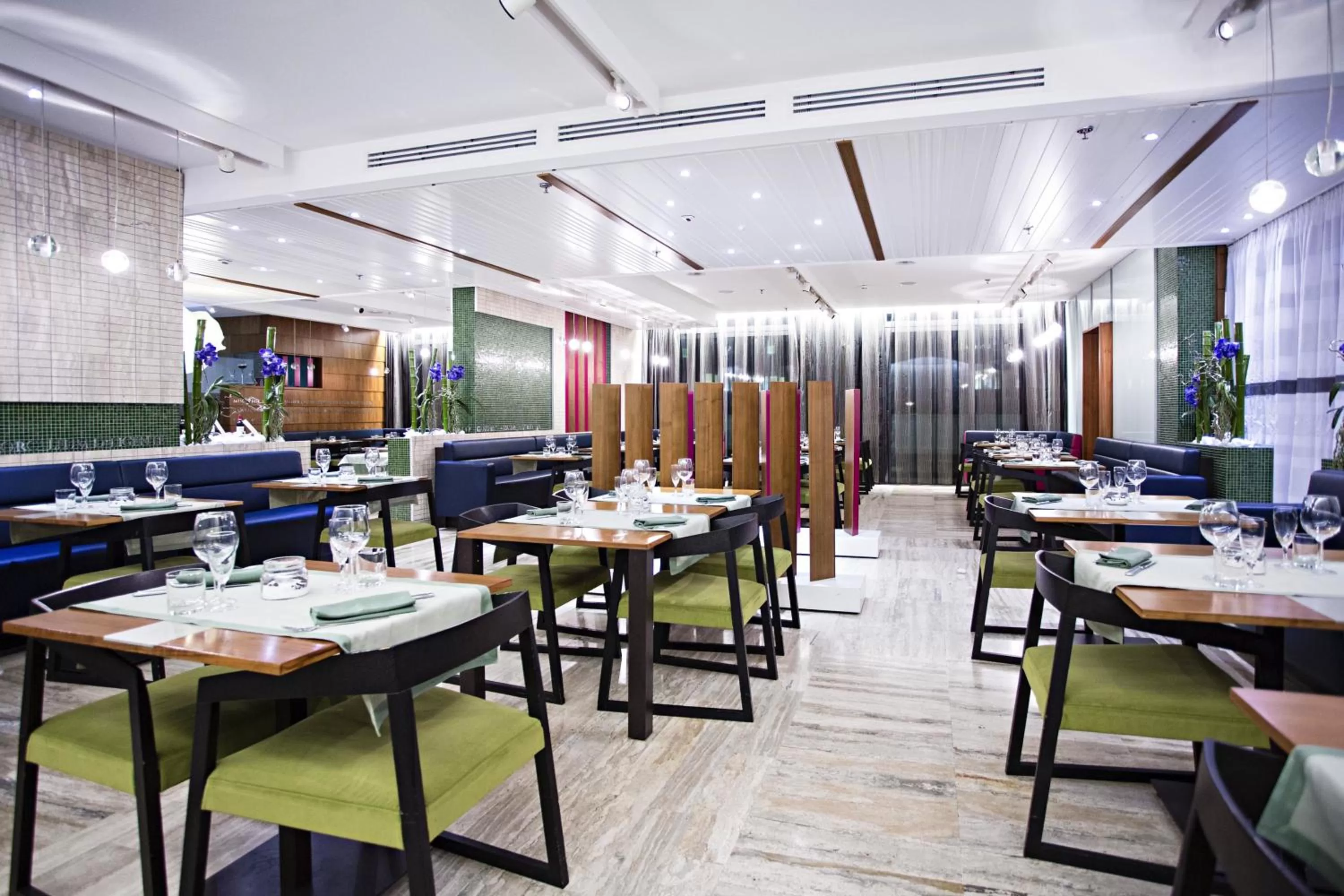 Restaurant/places to eat in Novotel Roma Eur