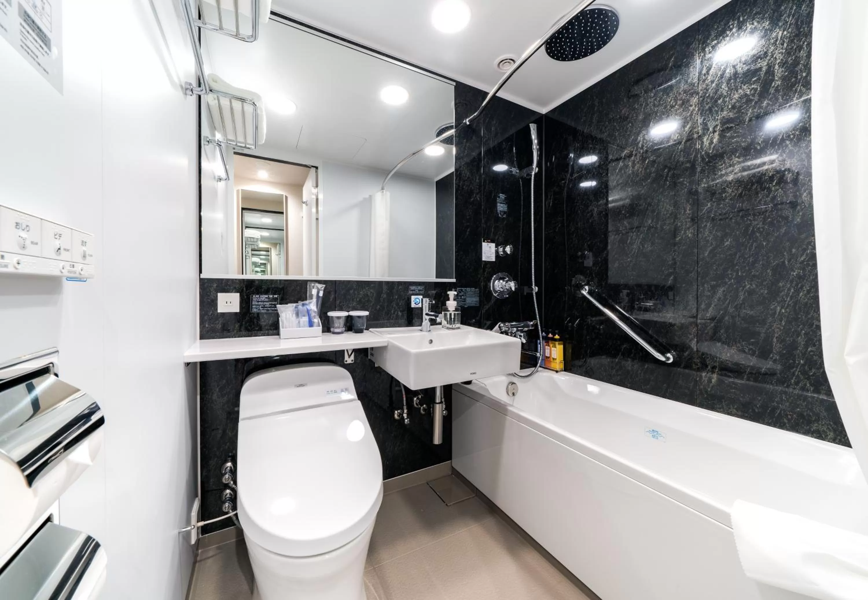 Bathroom in DEL style Fukuoka Nishinakasu by Daiwa Roynet Hotel