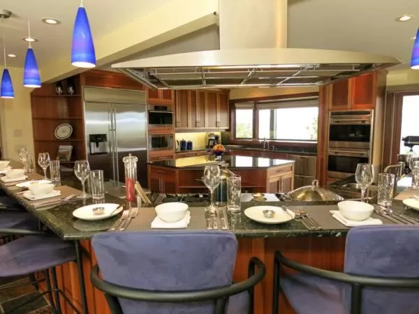 Kitchen or kitchenette in A View of the Lake B & B