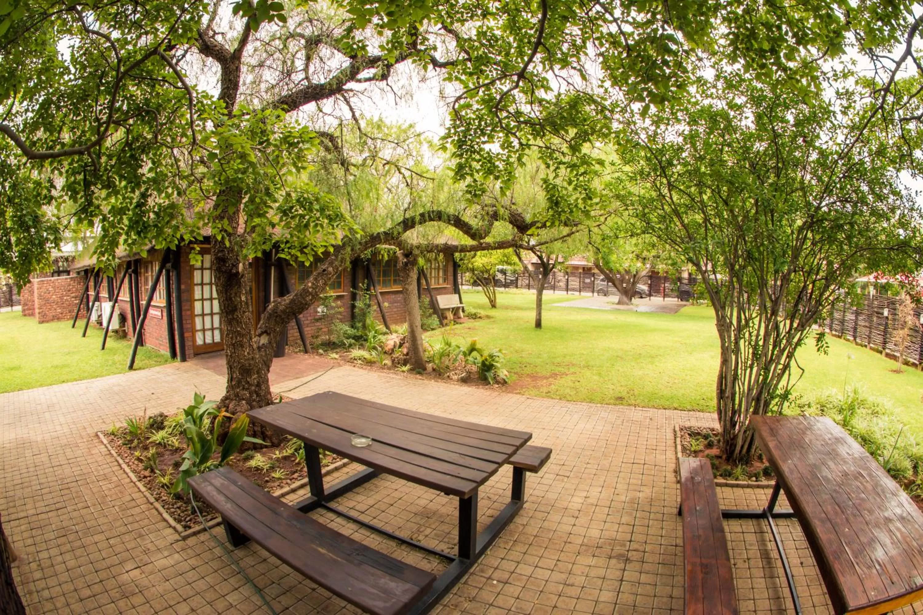 Property building in Horseshoe Inn and Conference Center