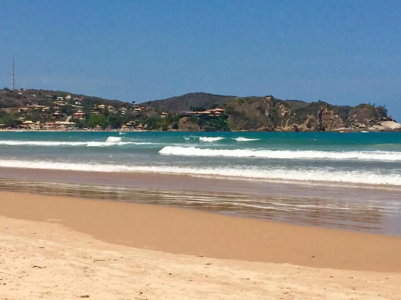 Beach in Praia da Ferradurinha Guest House