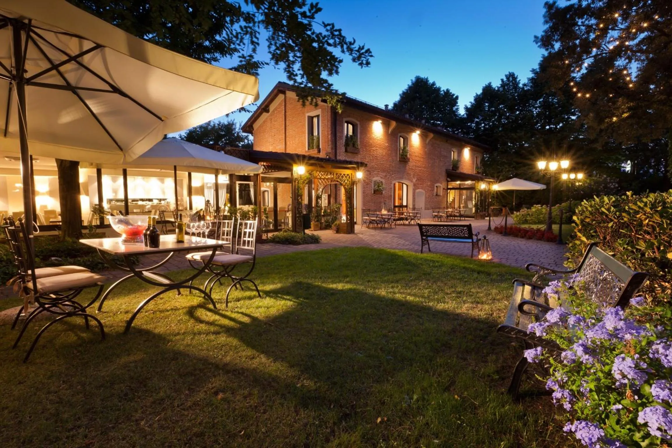 Facade/entrance in Savoia Hotel Country House Bologna