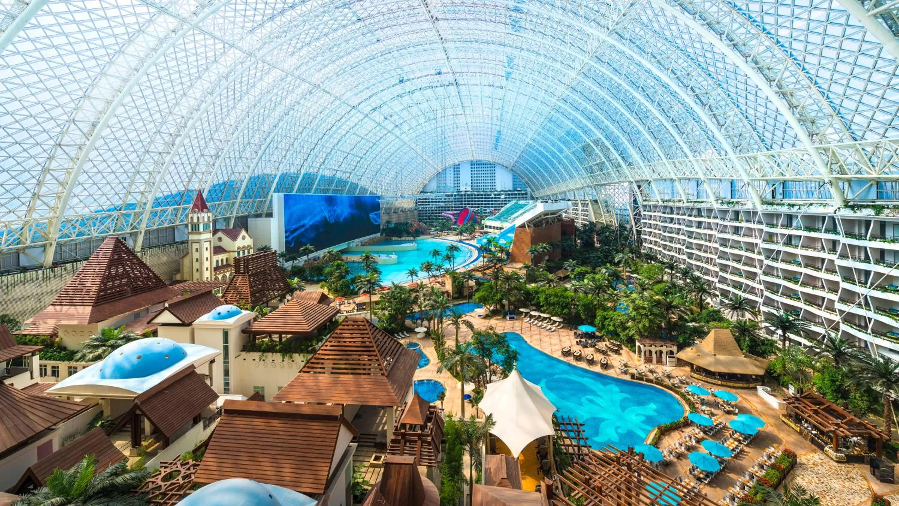 Property building in InterContinental Chengdu Global Center by IHG