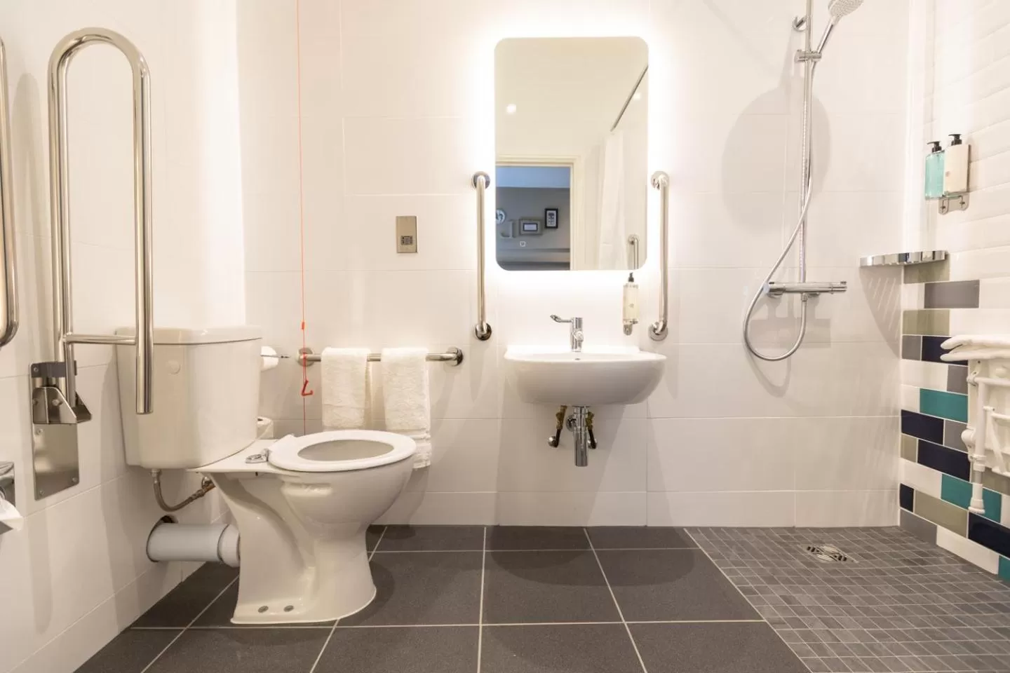 Shower in The Feathers Hotel