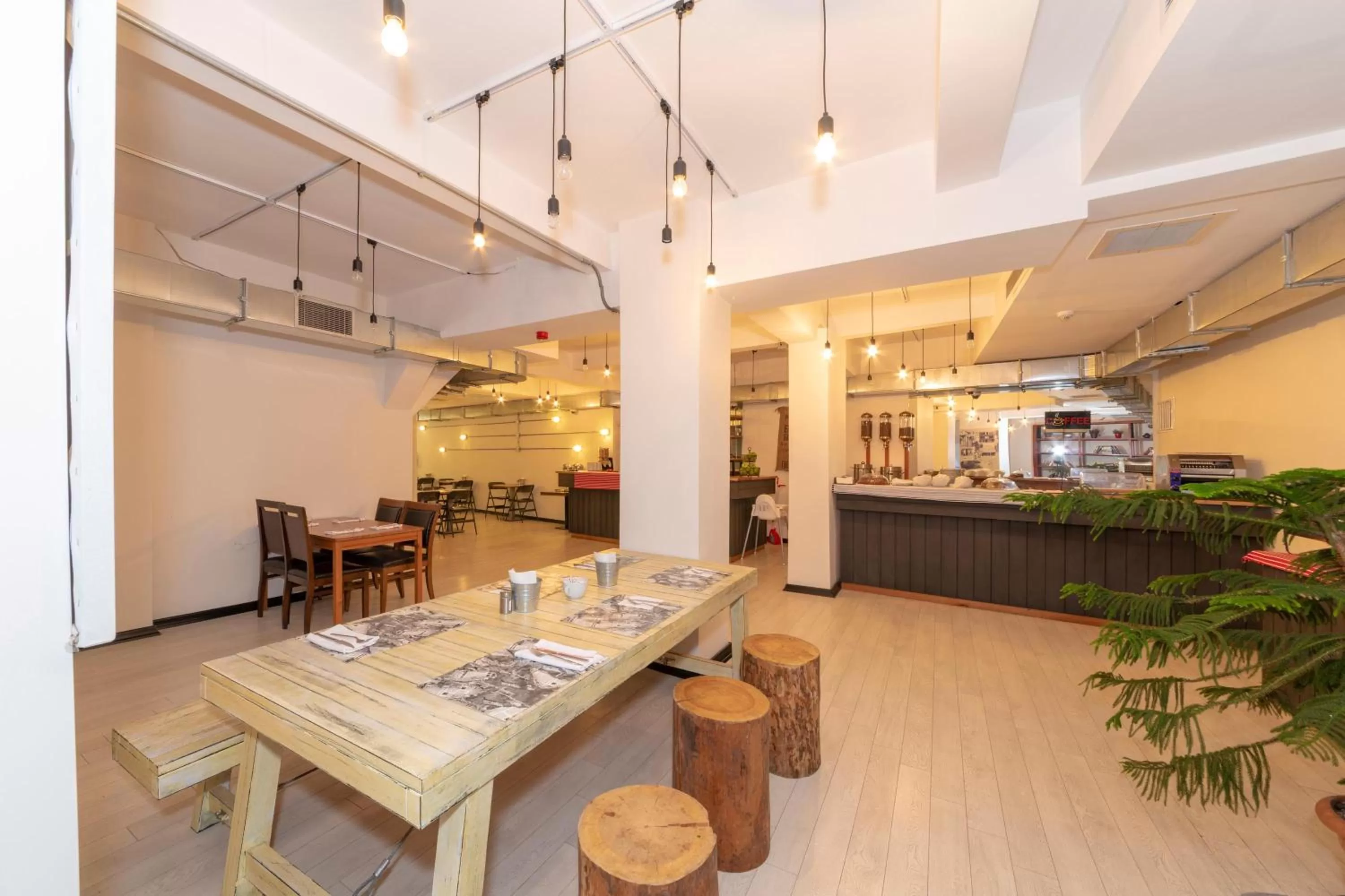 Food and drinks in Rumours Inn