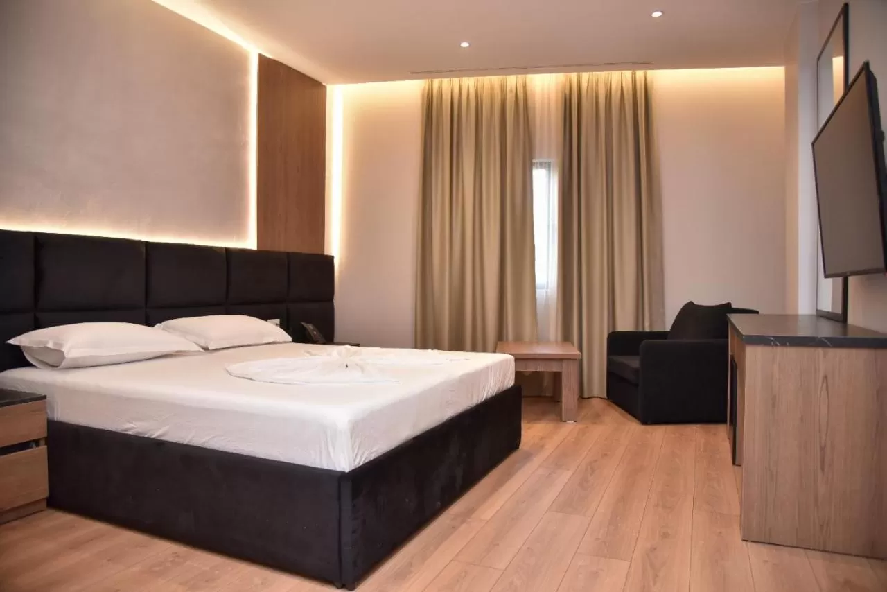 Bedroom, Bed in Hotel Continental