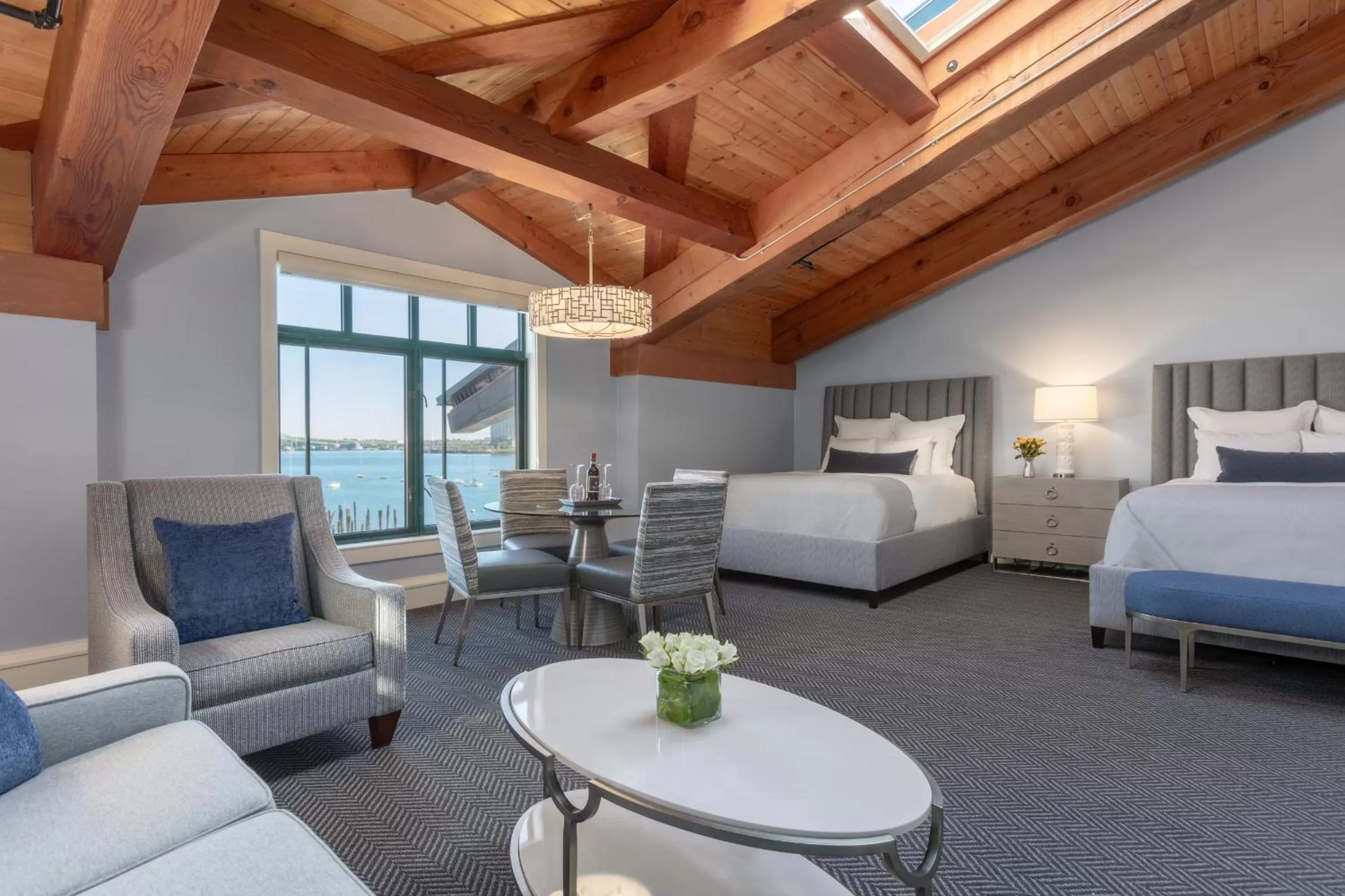 Guests, Bed in Boston Yacht Haven