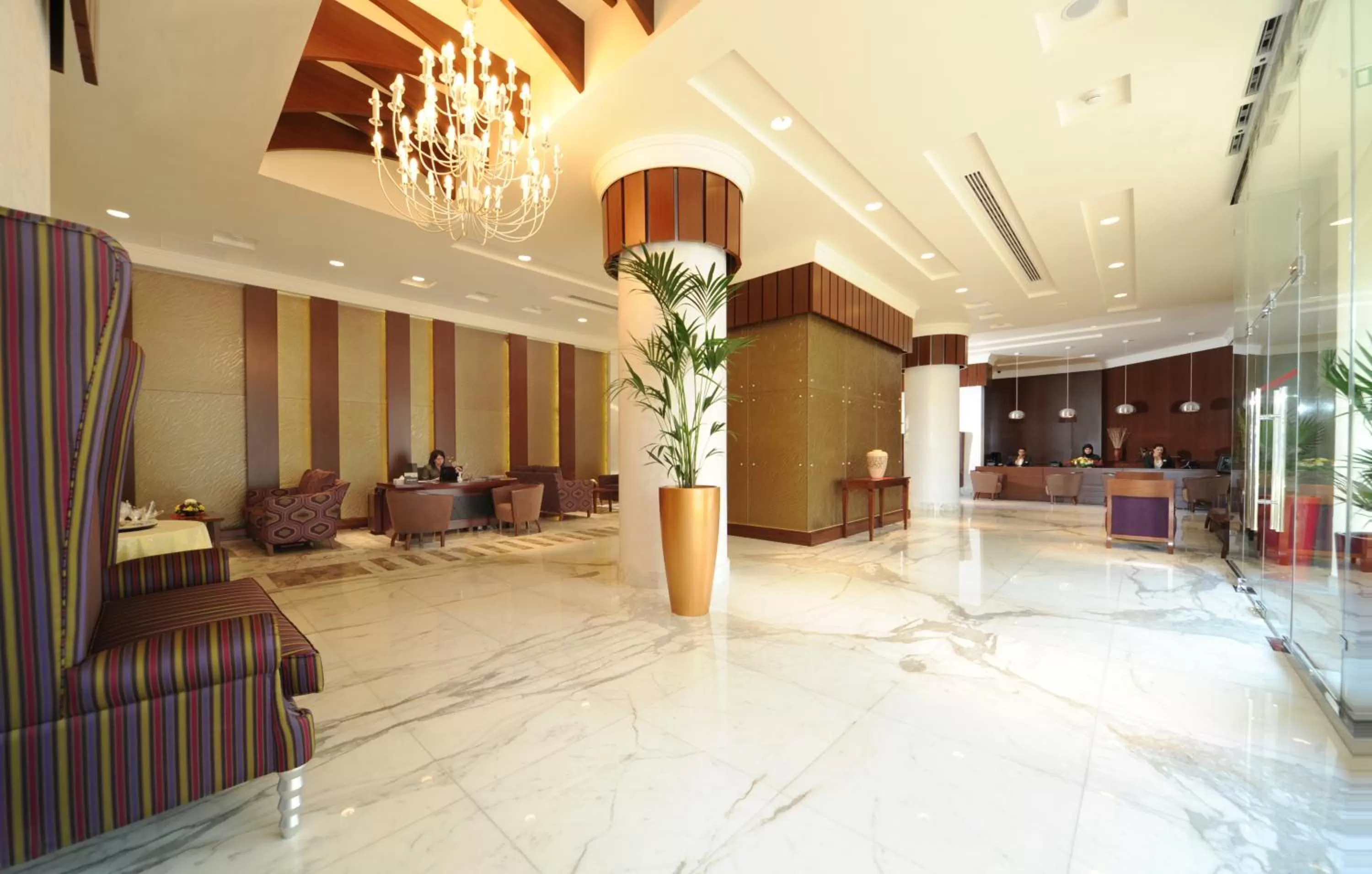 Lobby or reception in City Seasons Al Hamra Hotel