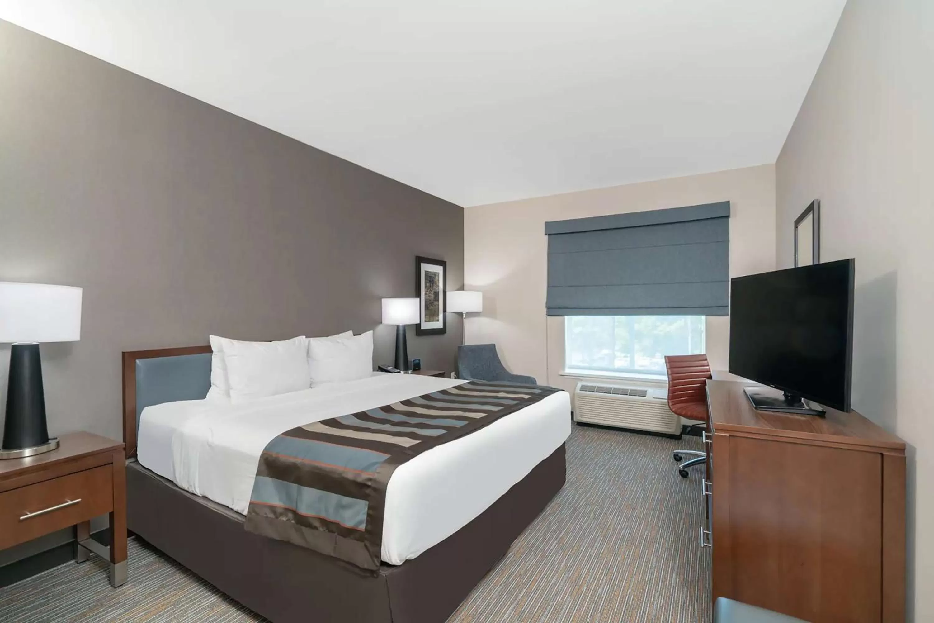 Hampton Inn by Hilton Nashville Airport Century Place