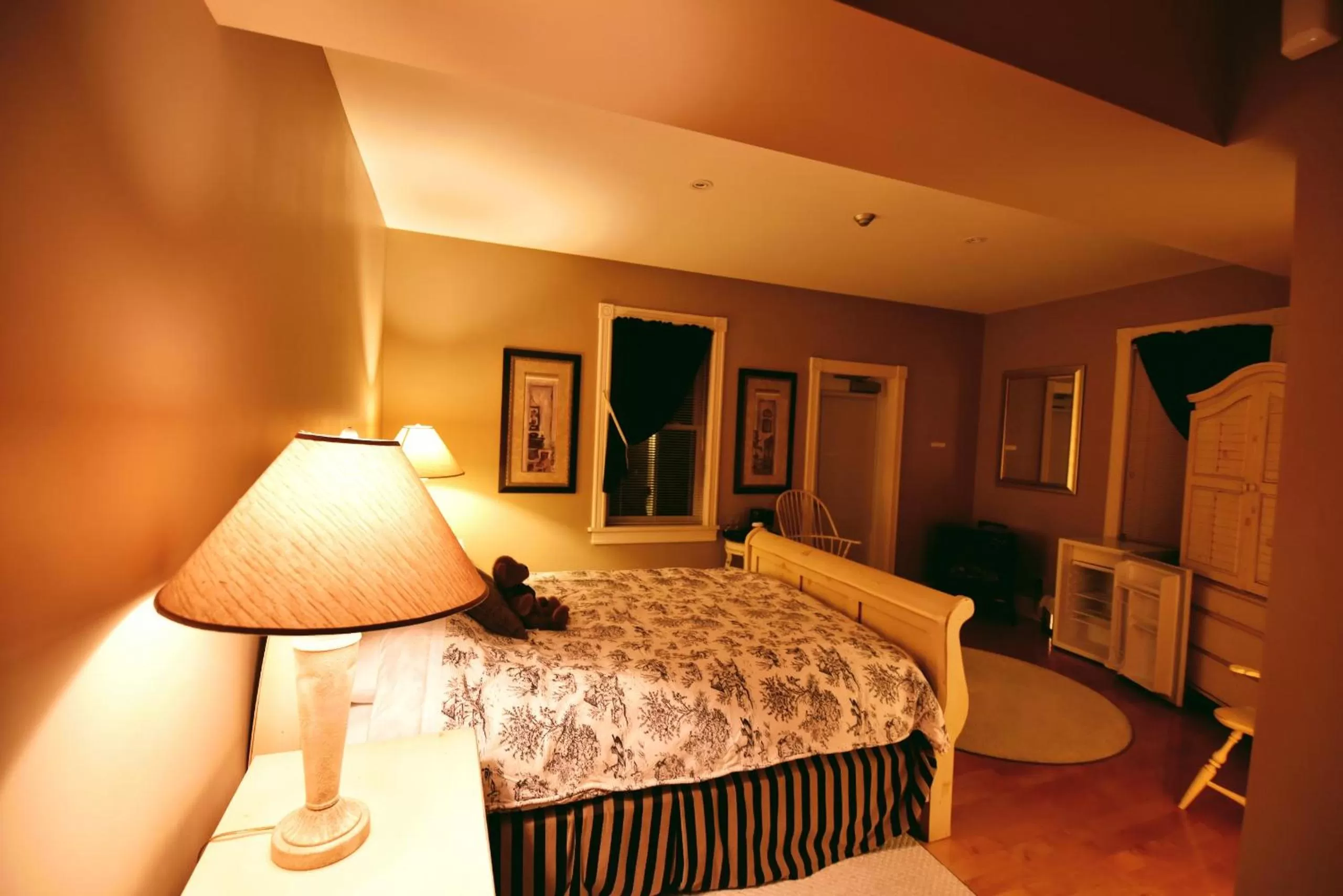 Bed in Burleigh Falls Inn