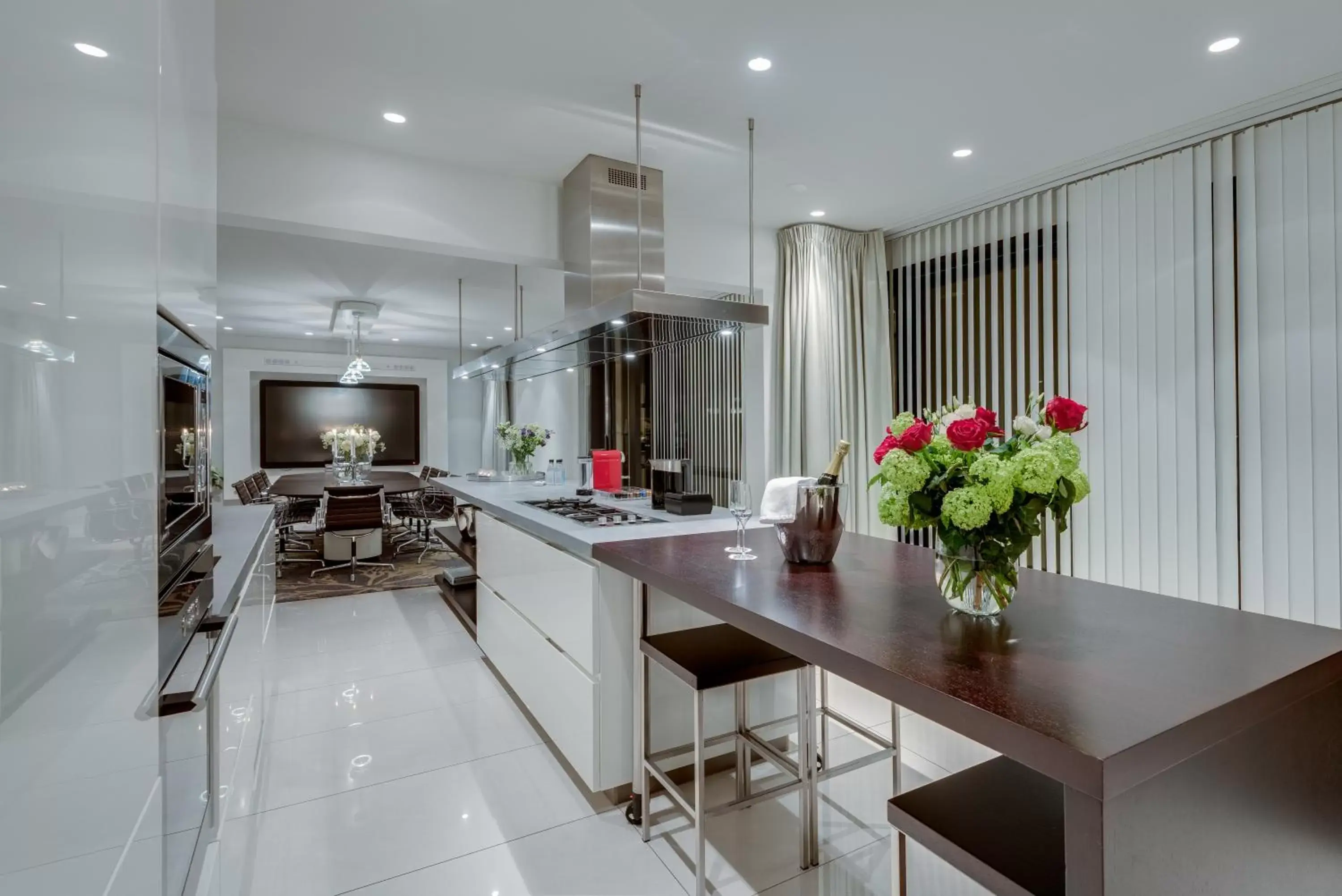 Penthouse Suite with Balcony in Black Pearl Apartment Hotel Penthouse Suite with Balcony in Black Pearl Apartment Hotel