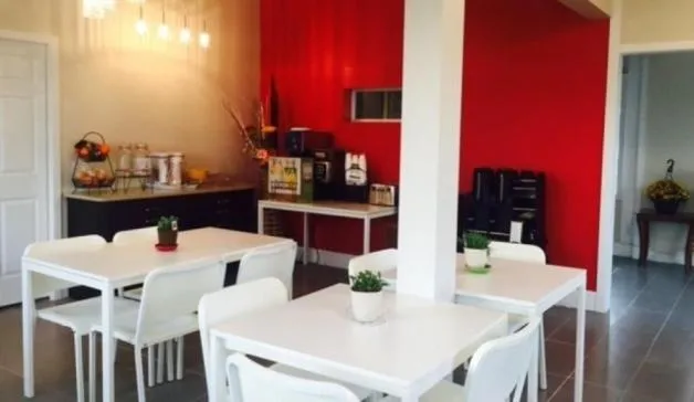 Restaurant/places to eat in Thriftlodge Edmonton