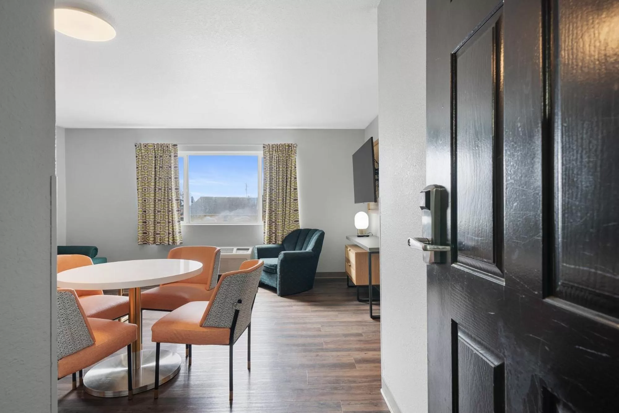 Garibaldi Inn at the Bay