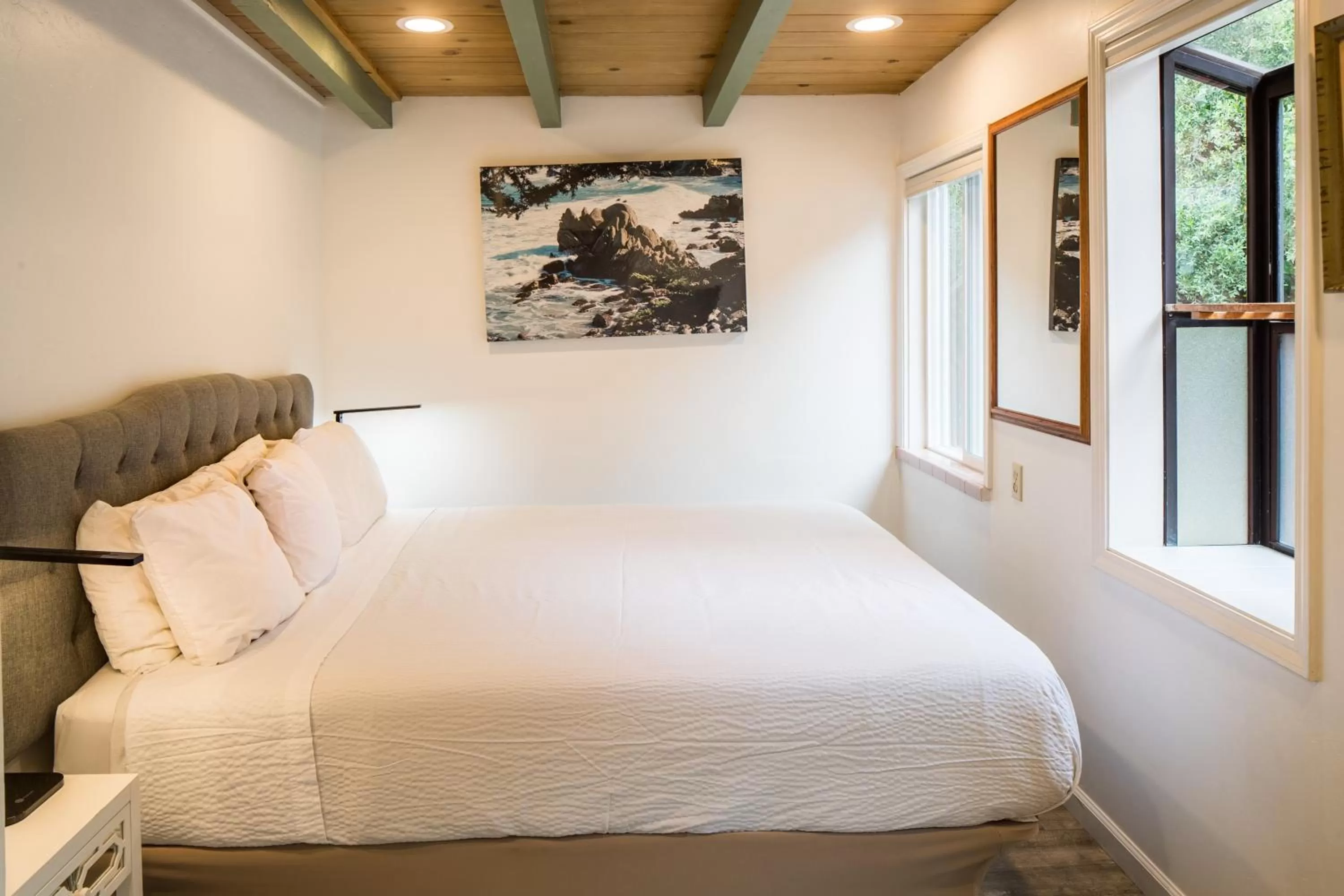 Bedroom, Bed in Andril Fireplace Cottages
