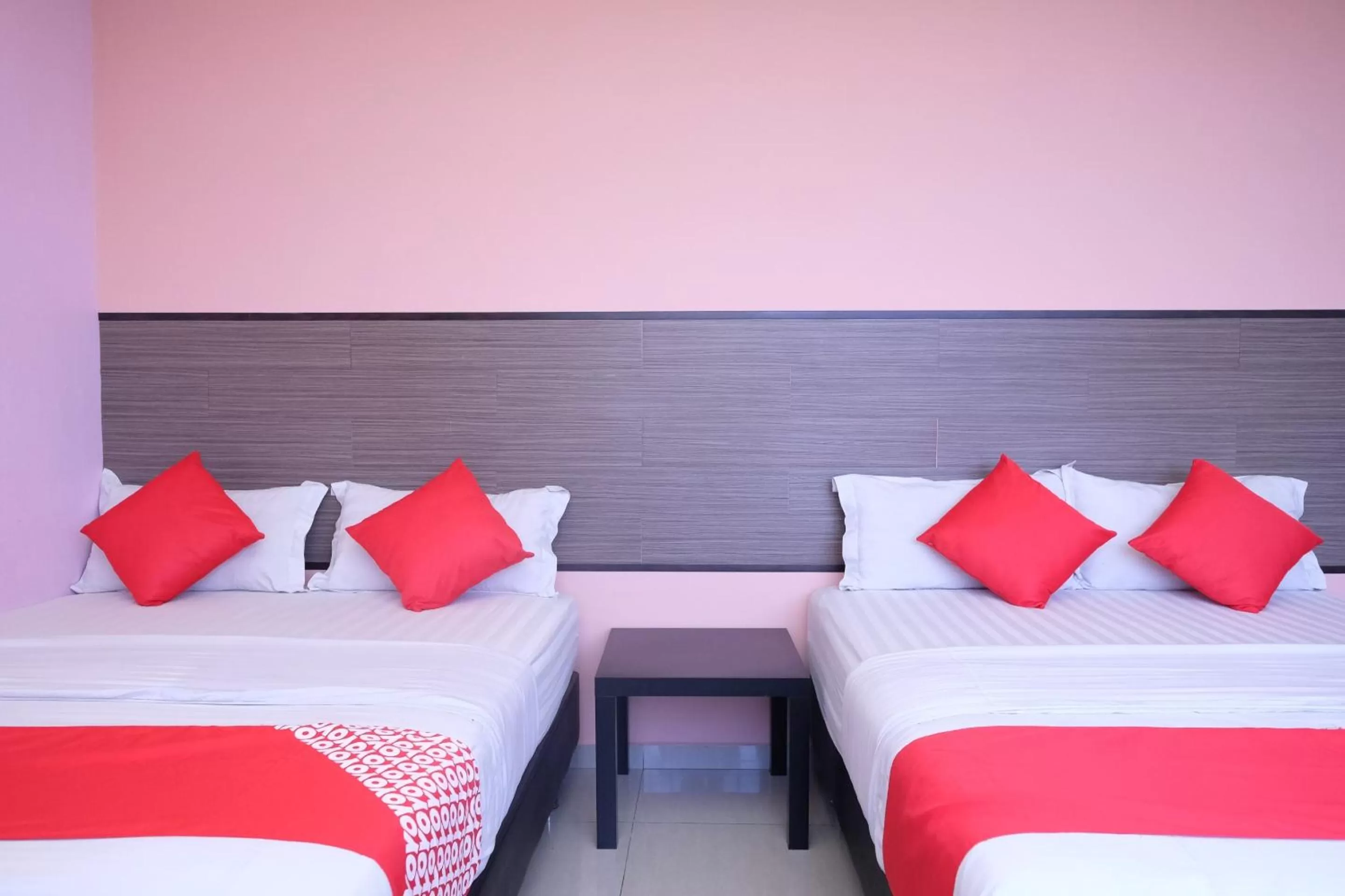 Photo of the whole room, Bed in Hotel De' Tees, Masai Utama