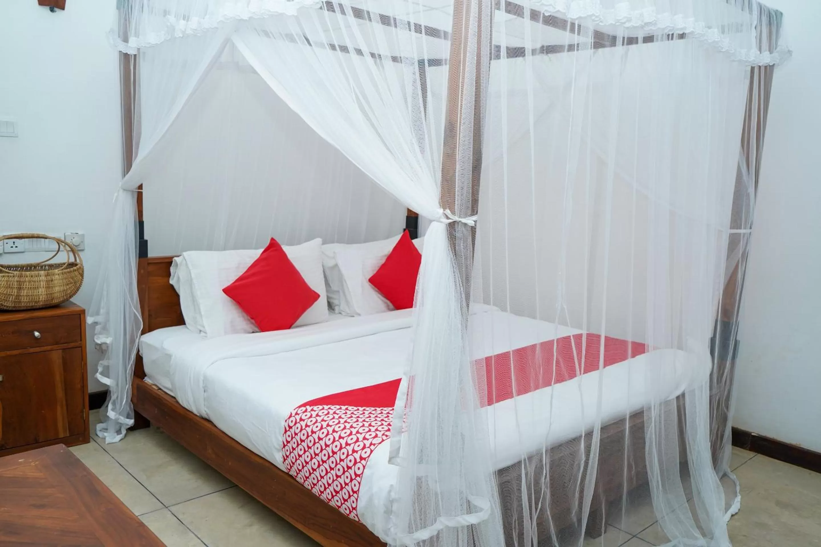 Bedroom, Bed in French Garden Kandy