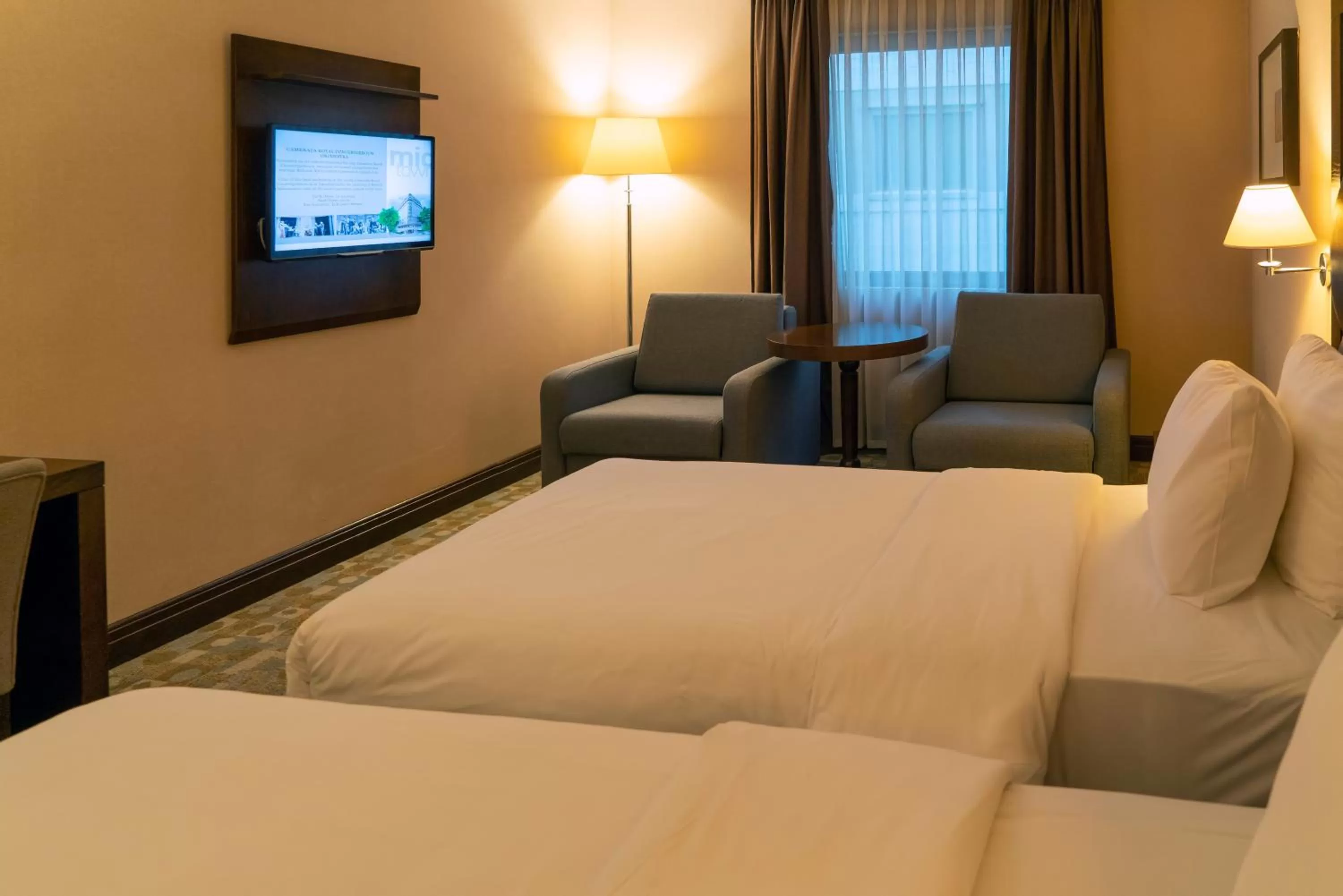 Bedroom, Bed in Midtown Hotel