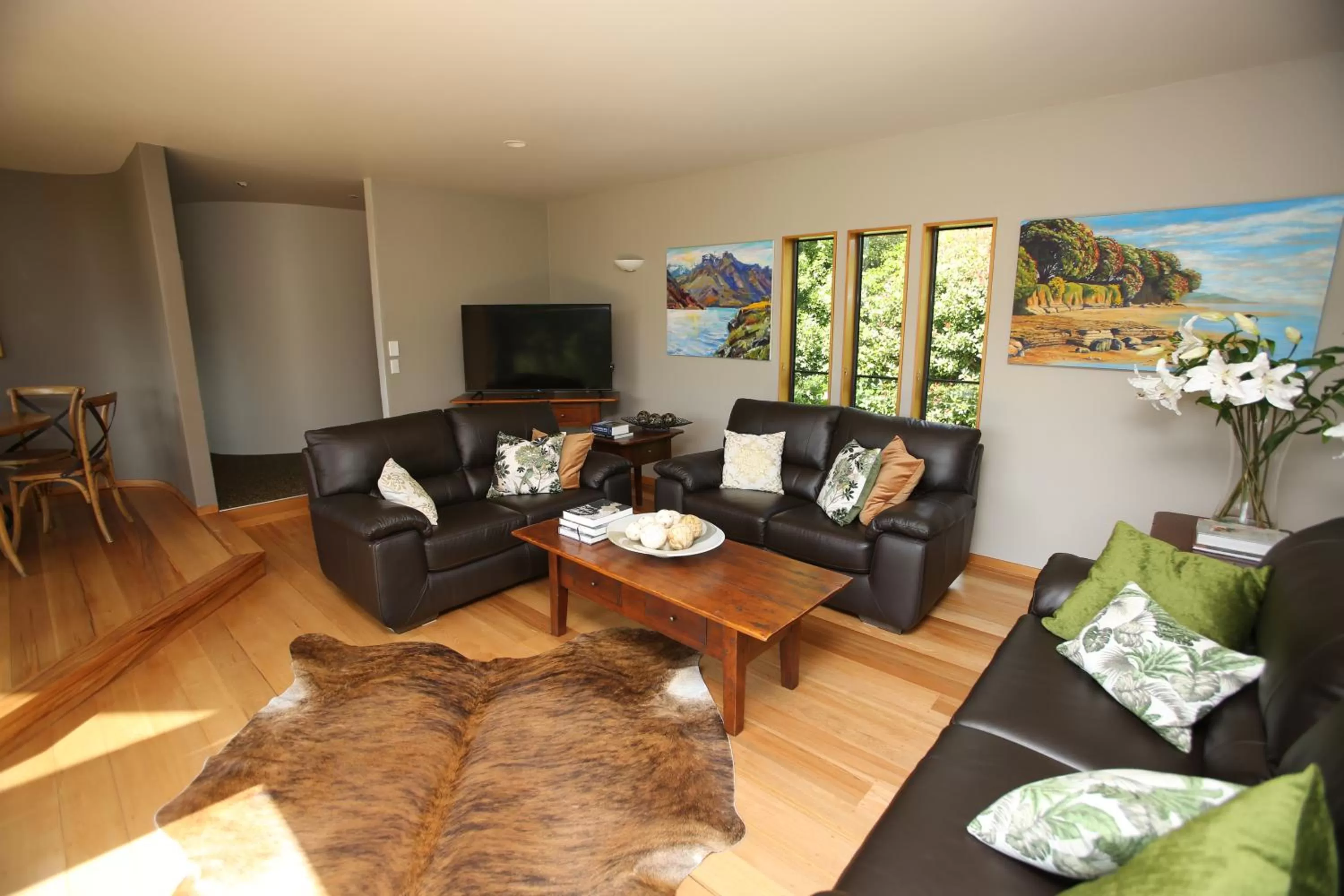 Living room, Seating Area in On The River