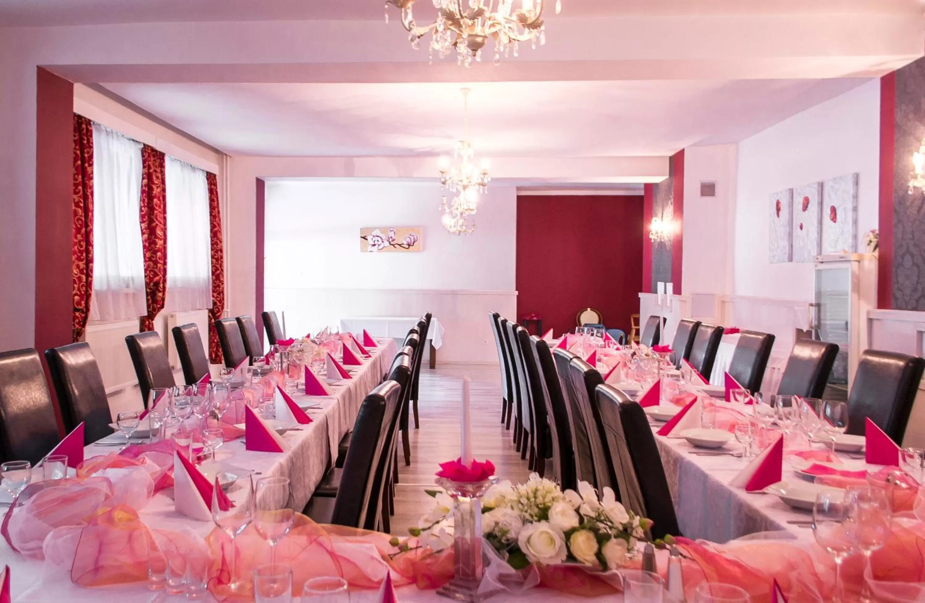Business facilities, Banquet Facilities in Hotel Garni