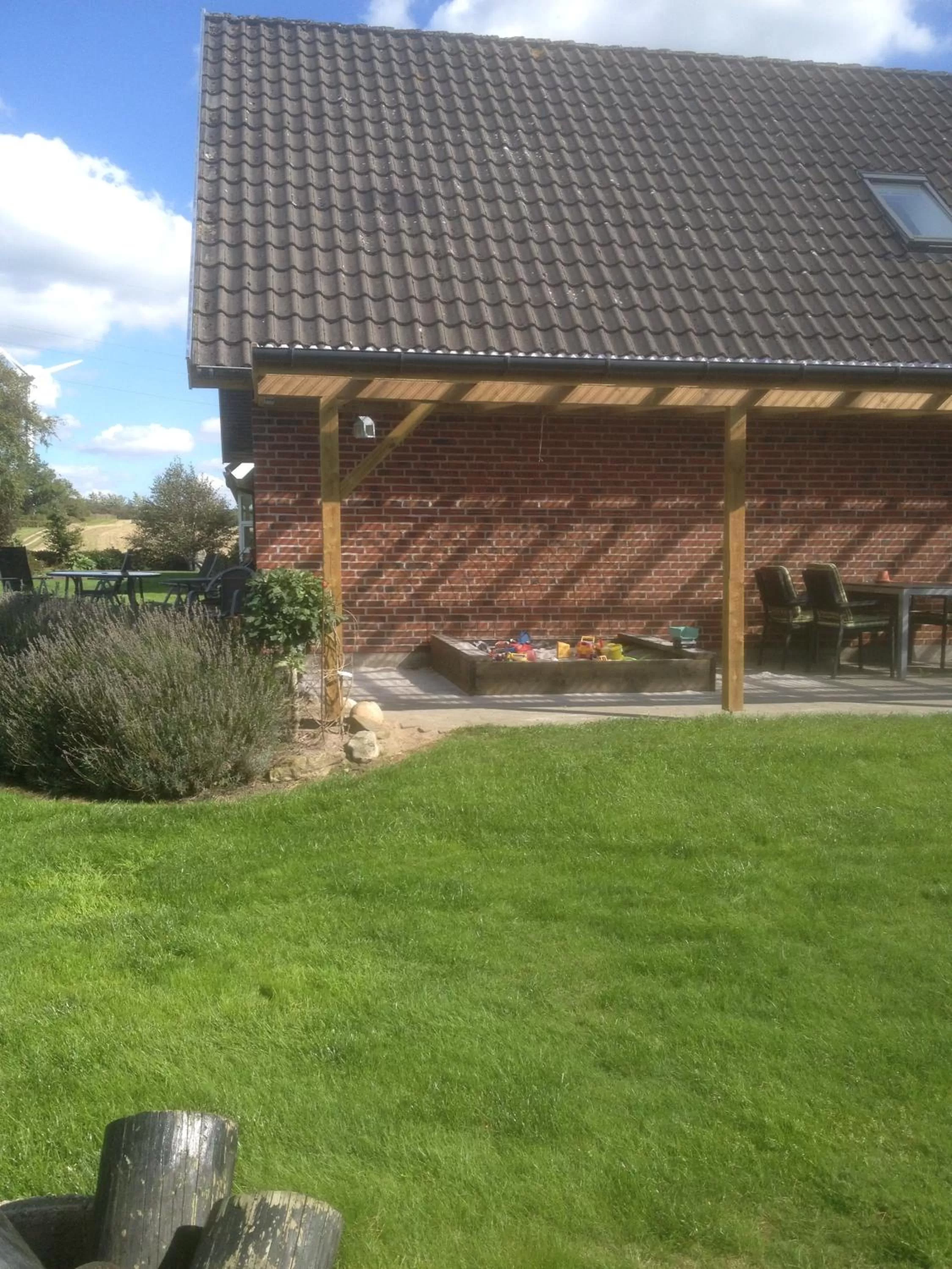 Children play ground, Property Building in Give Bed & Breakfast