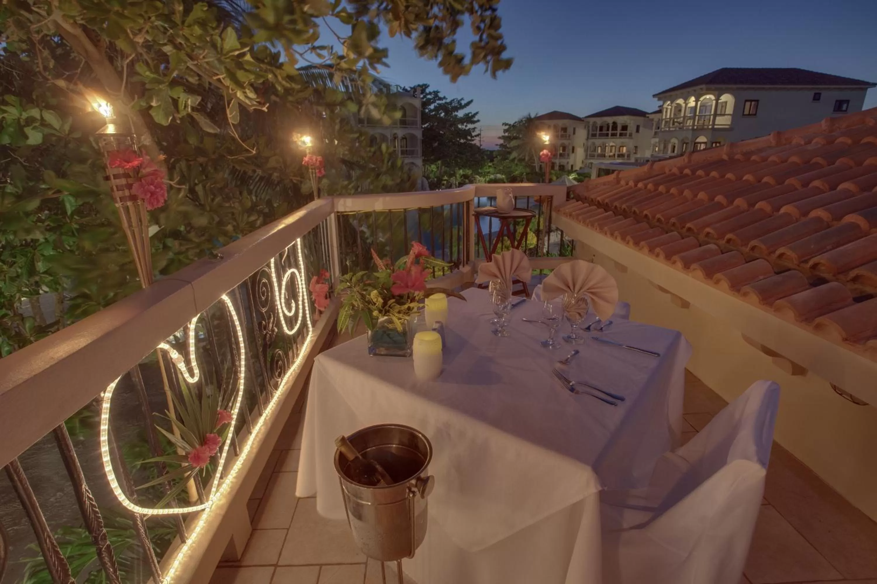 Restaurant/places to eat in Coco Beach Resort