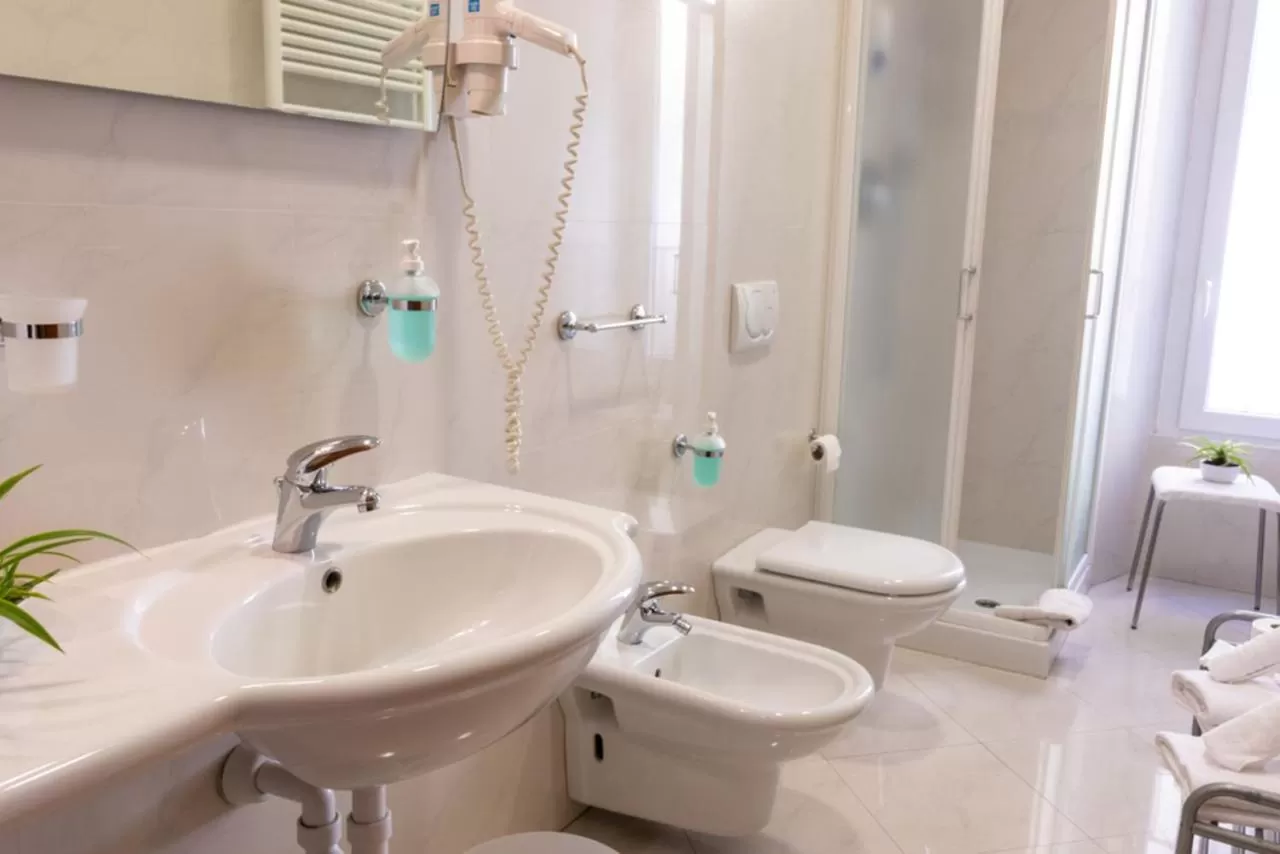 Bathroom in Accanto Al Centro B&B