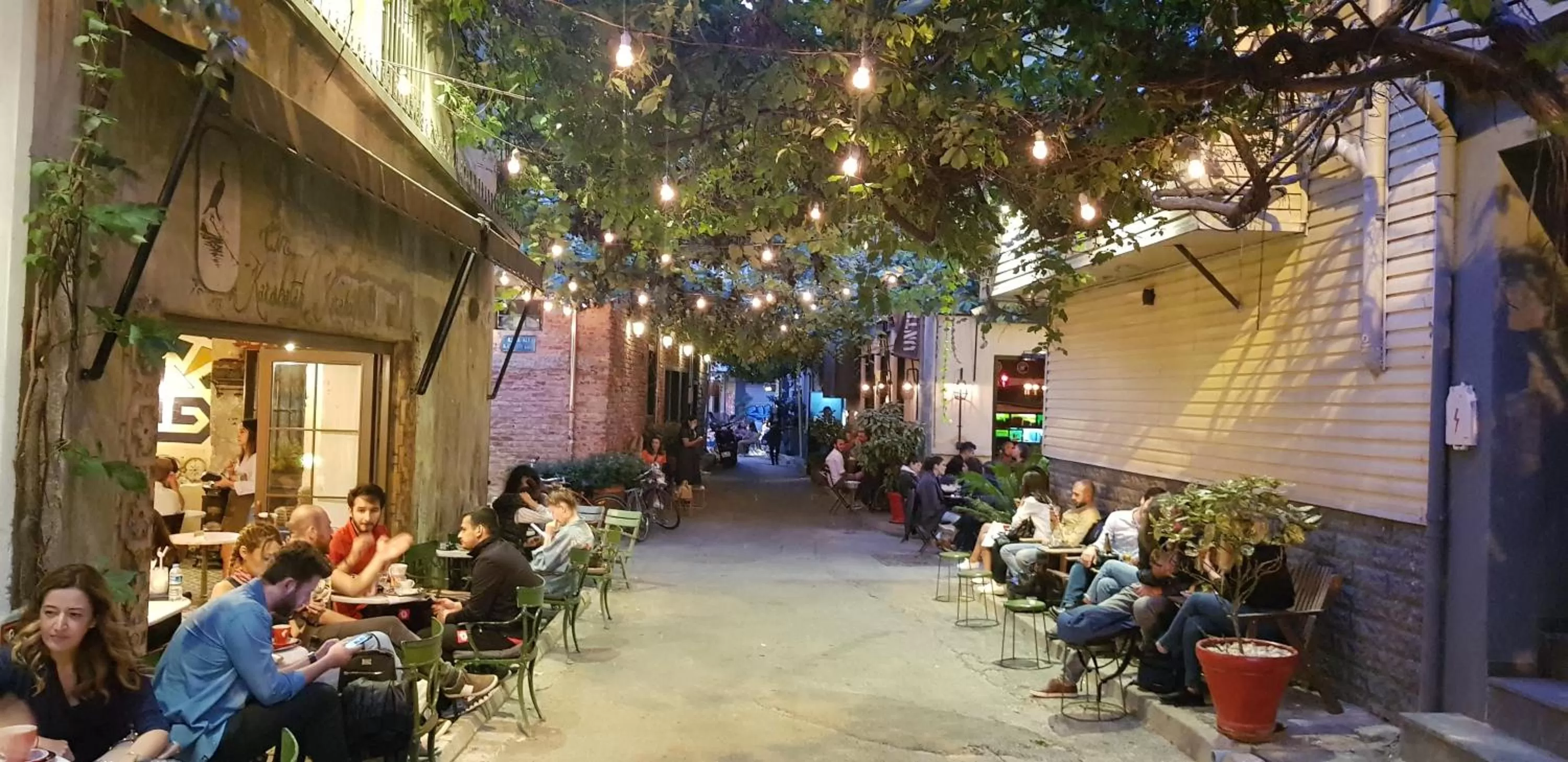 Property building in Casa Rosa Suites