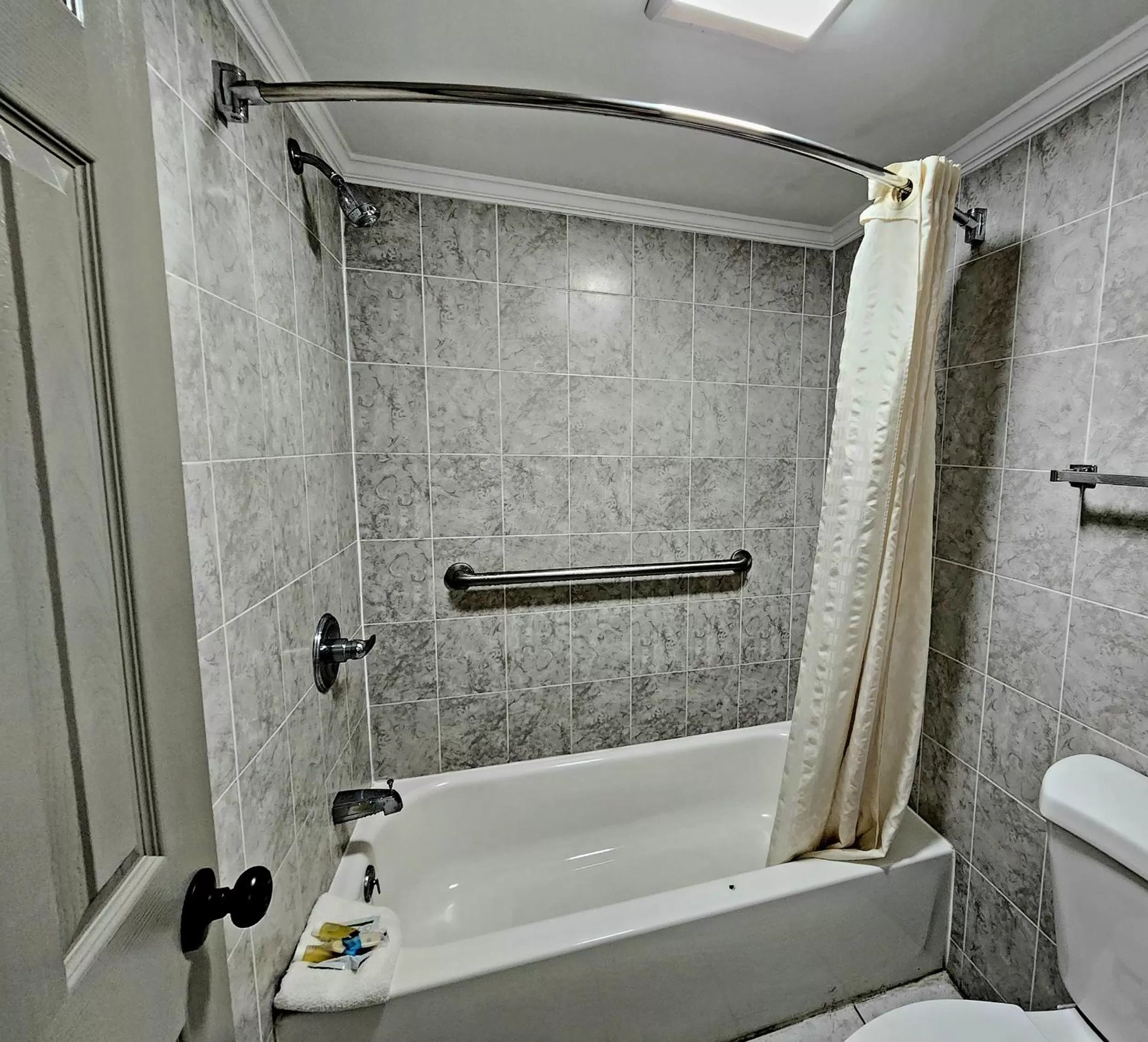 Bathroom in Days Inn by Wyndham Slidell