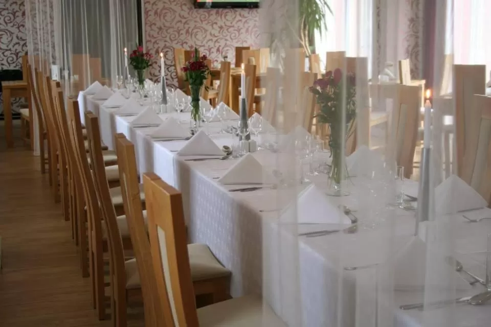 Restaurant/places to eat in Hotel George