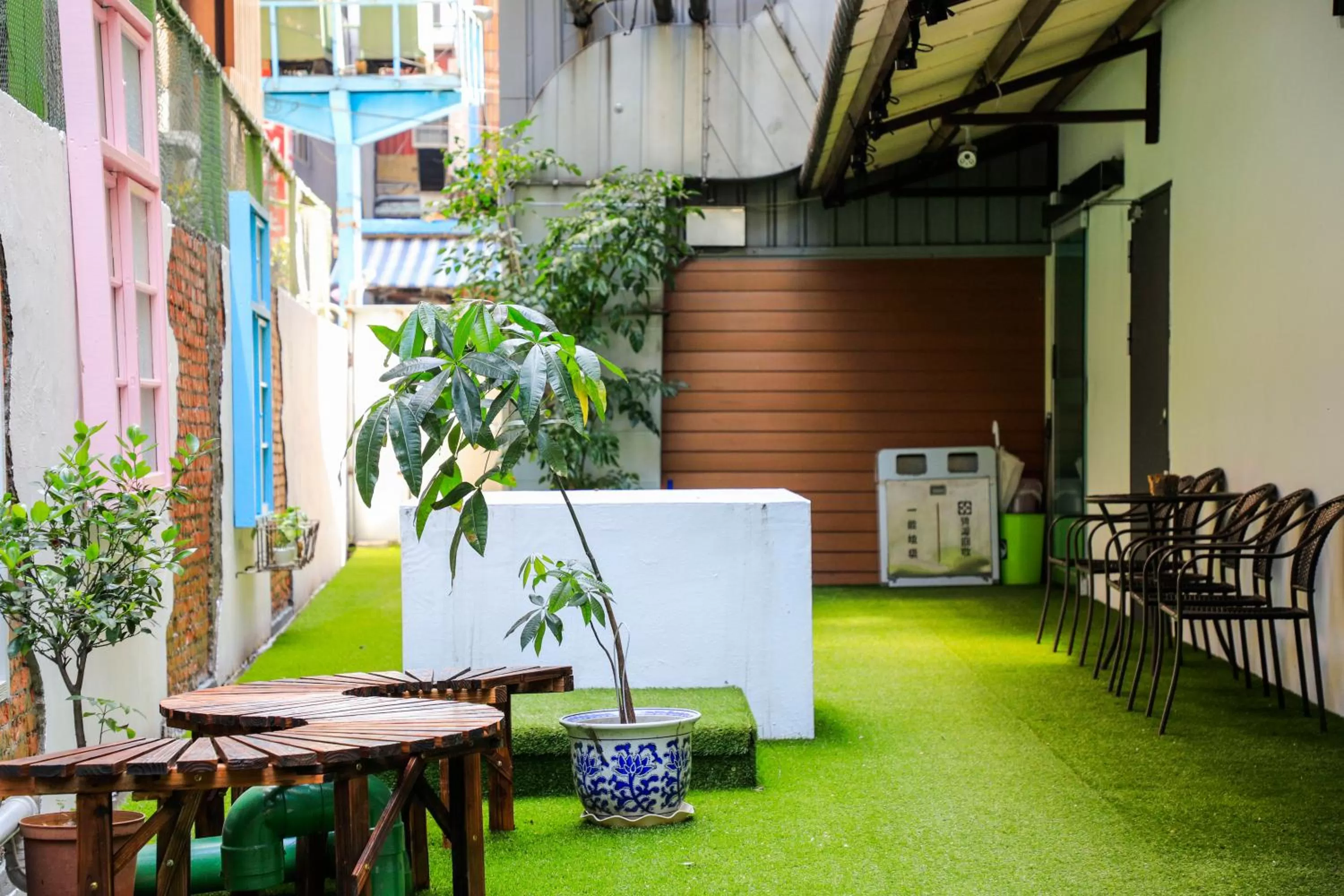 Garden in Wholesome Hotel