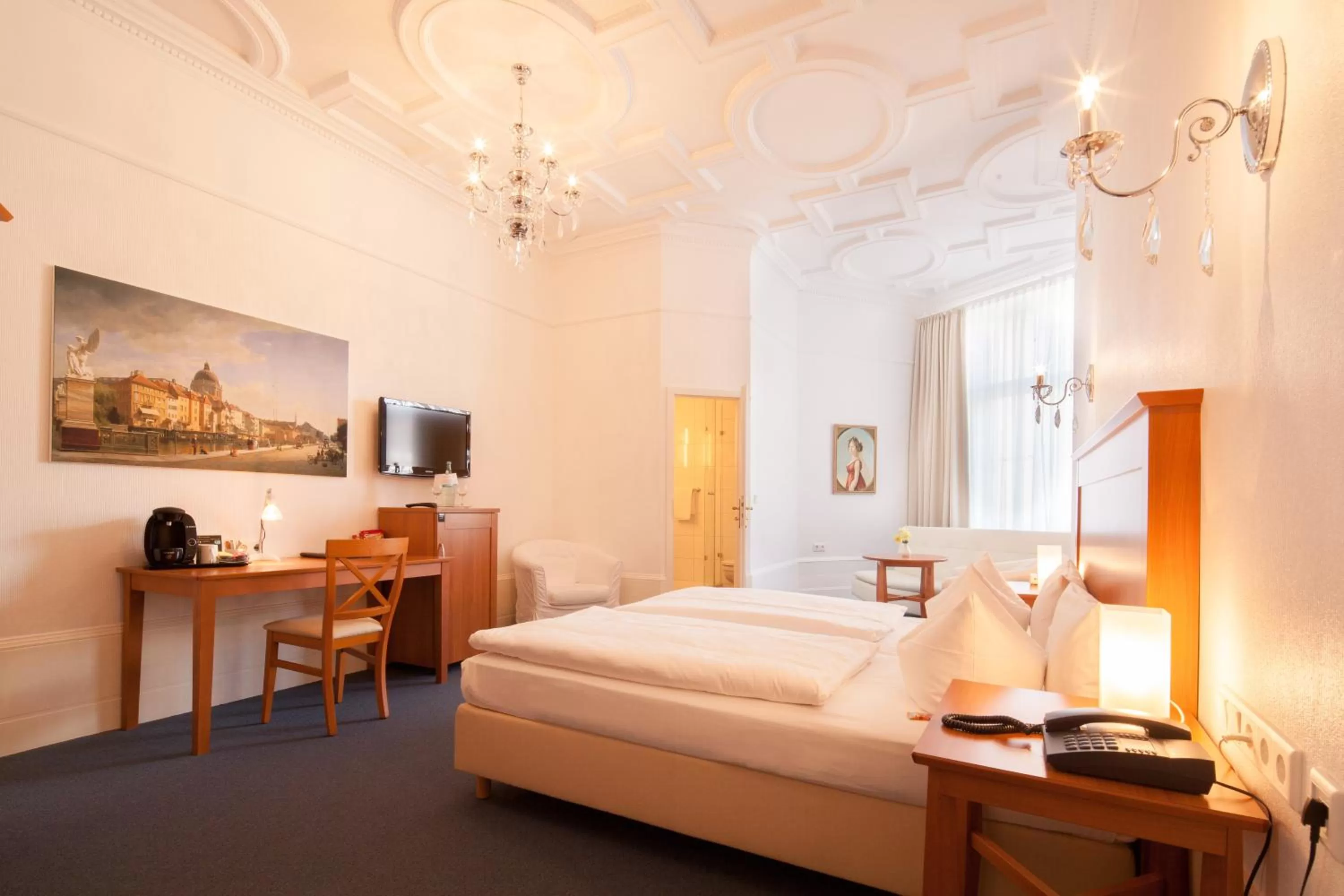 Photo of the whole room, Bed in Hotel Brandies Berlin GmbH
