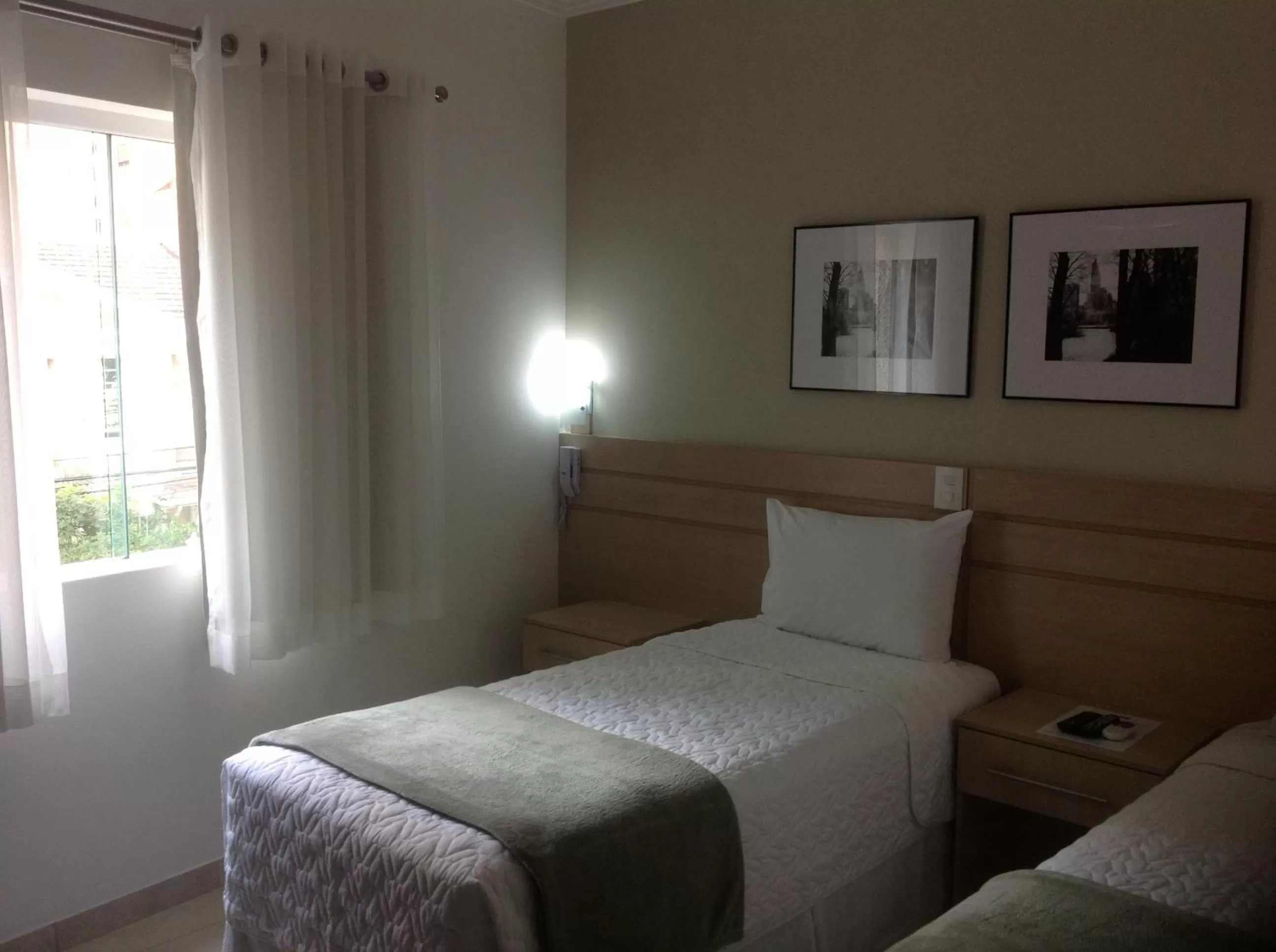 Bedroom, Bed in Upper Hotel