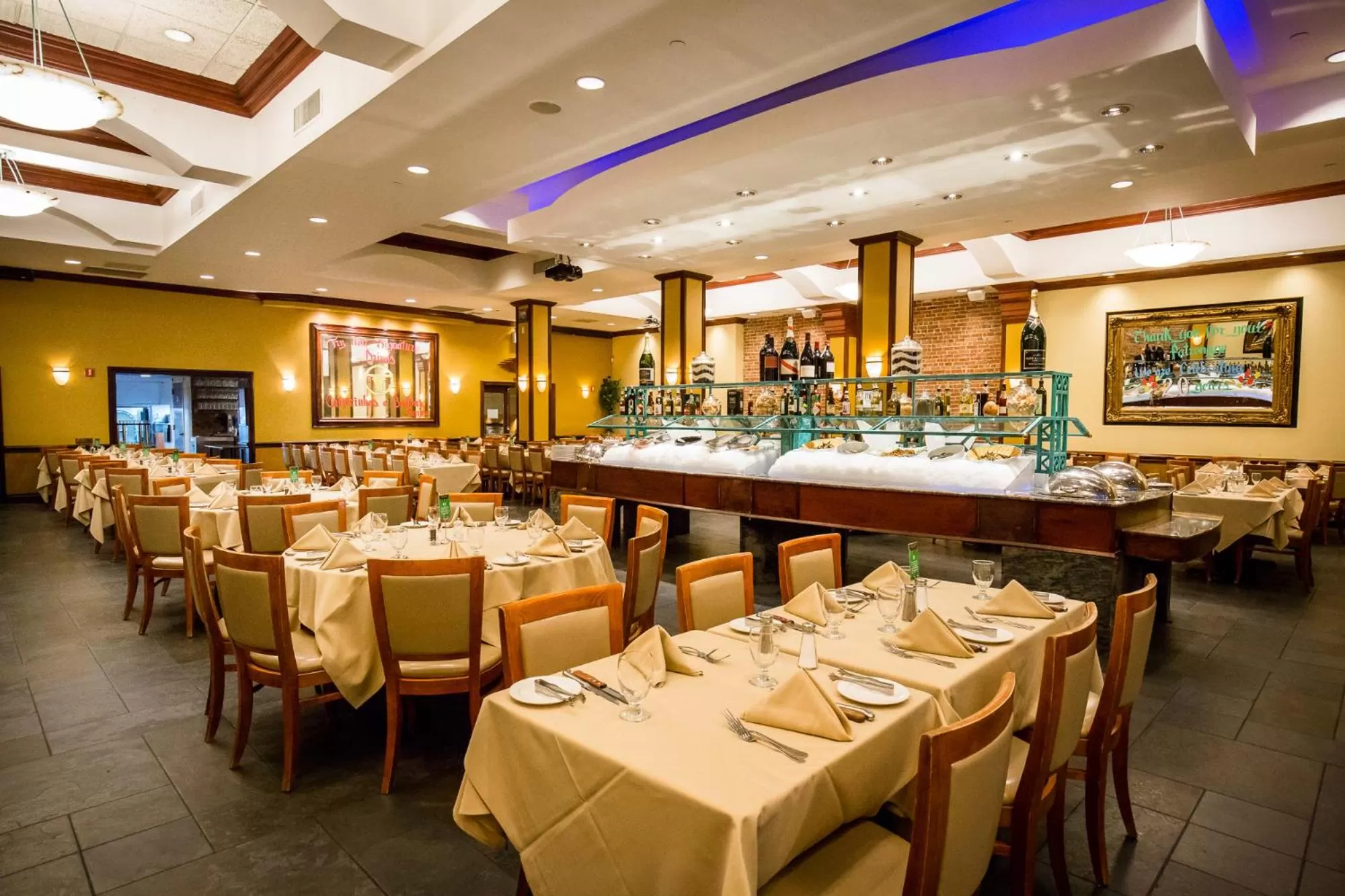 Restaurant/places to eat in The Belvedere Hotel