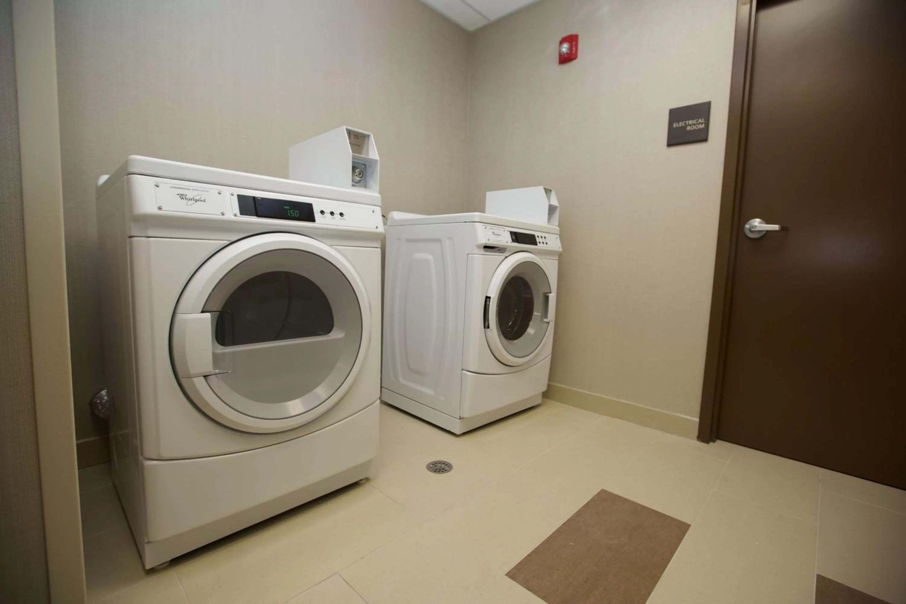 Property building in Hampton Inn and Suites Missouri City