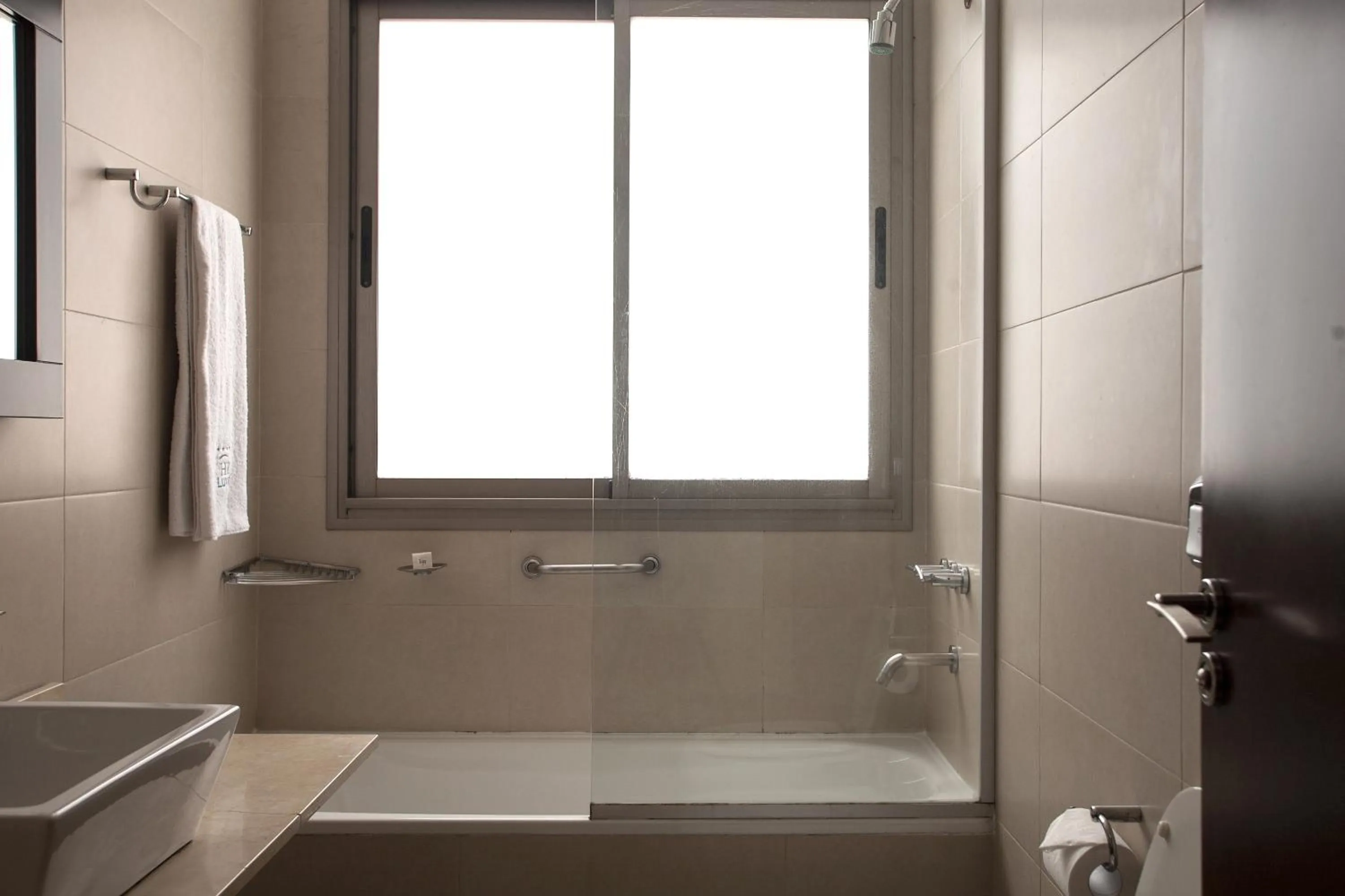 Bathroom in HR Luxor Hotel Buenos Aires