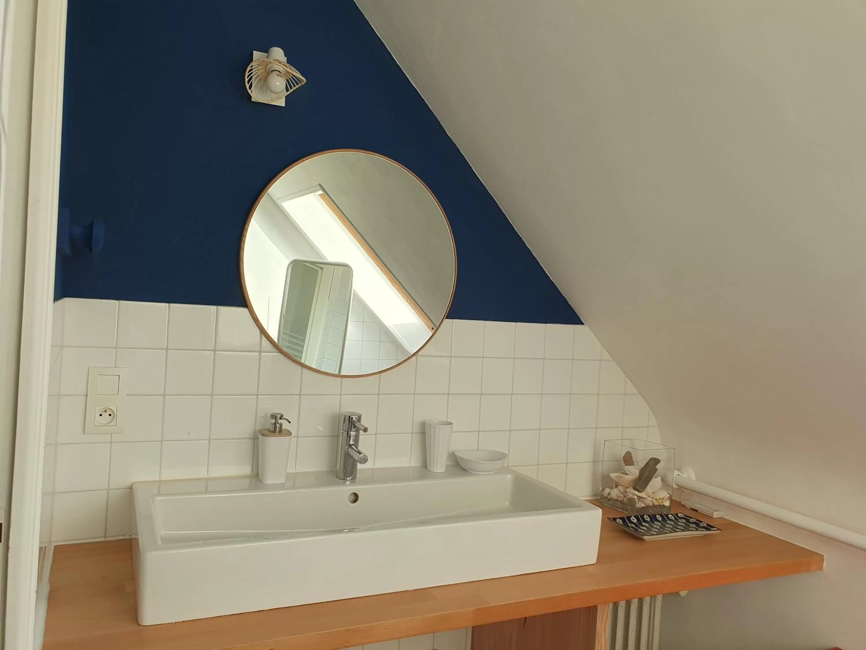 Bathroom in 180 degrés iodés