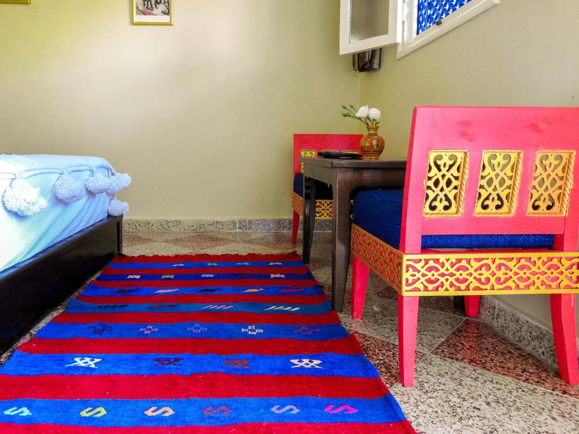 Seating area, Bed in Le Bleu House