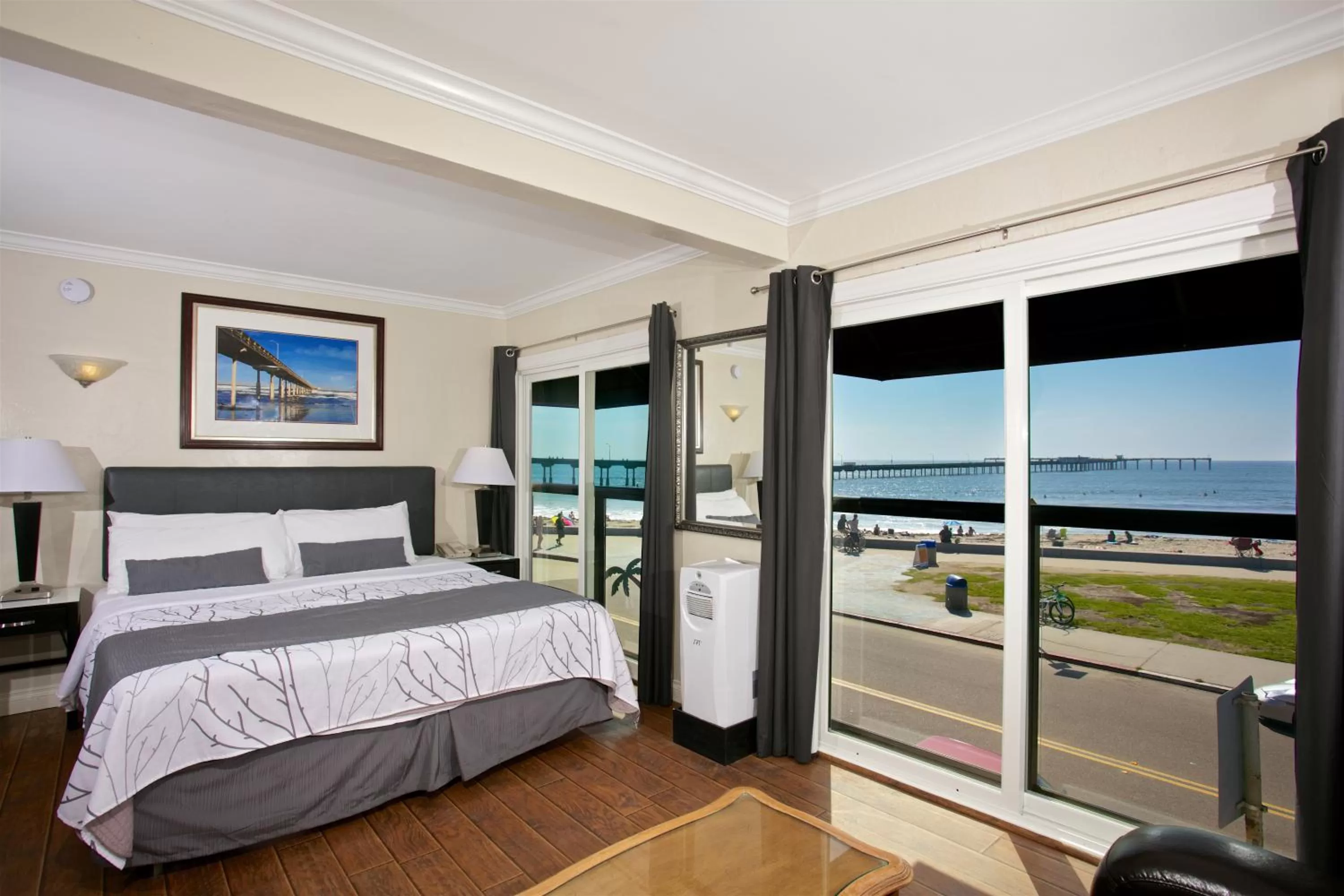 Photo of the whole room, Bed in Ocean Beach Hotel
