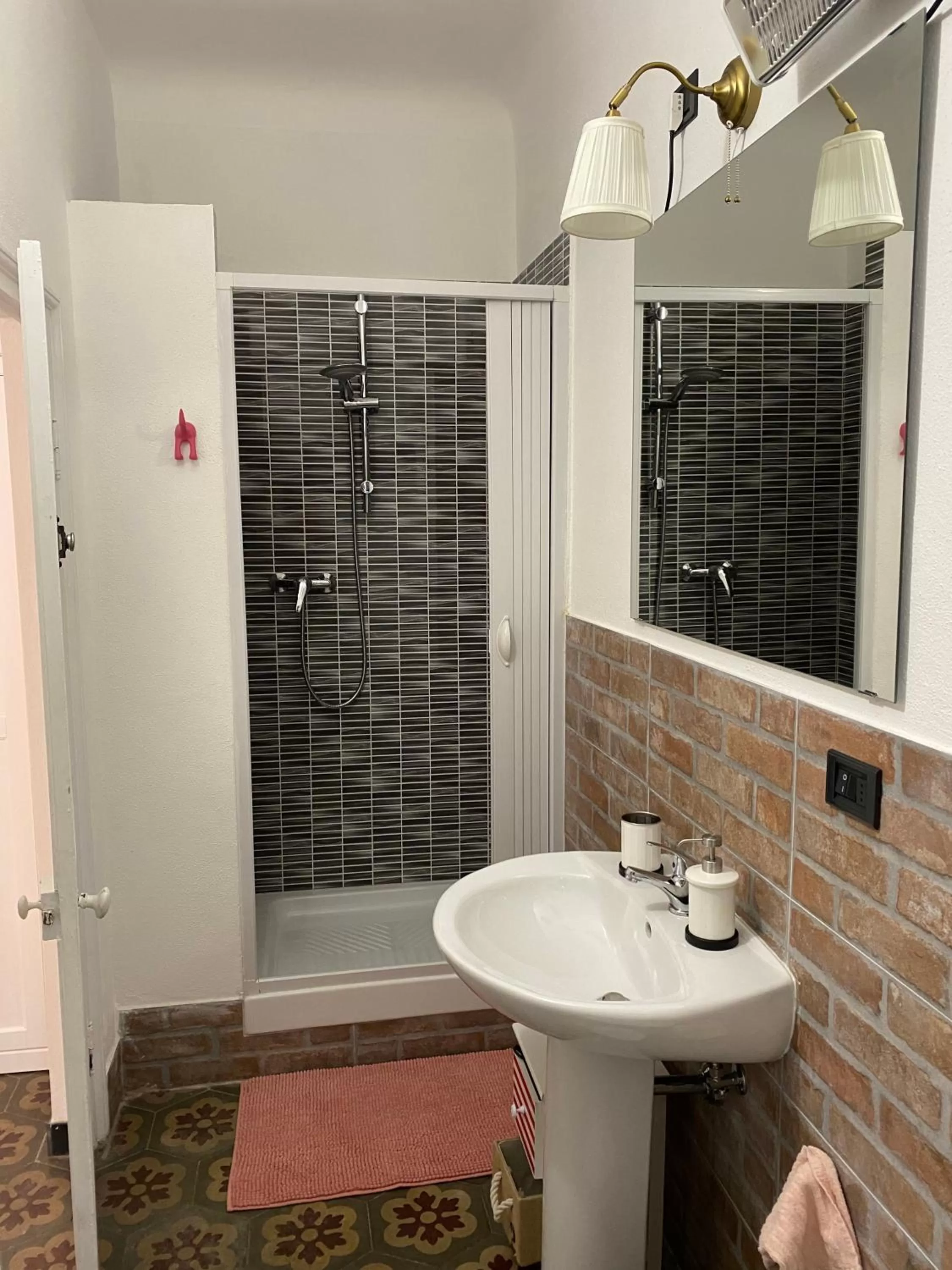 Shower in B&B DORMIRE DAI GRIMALDI