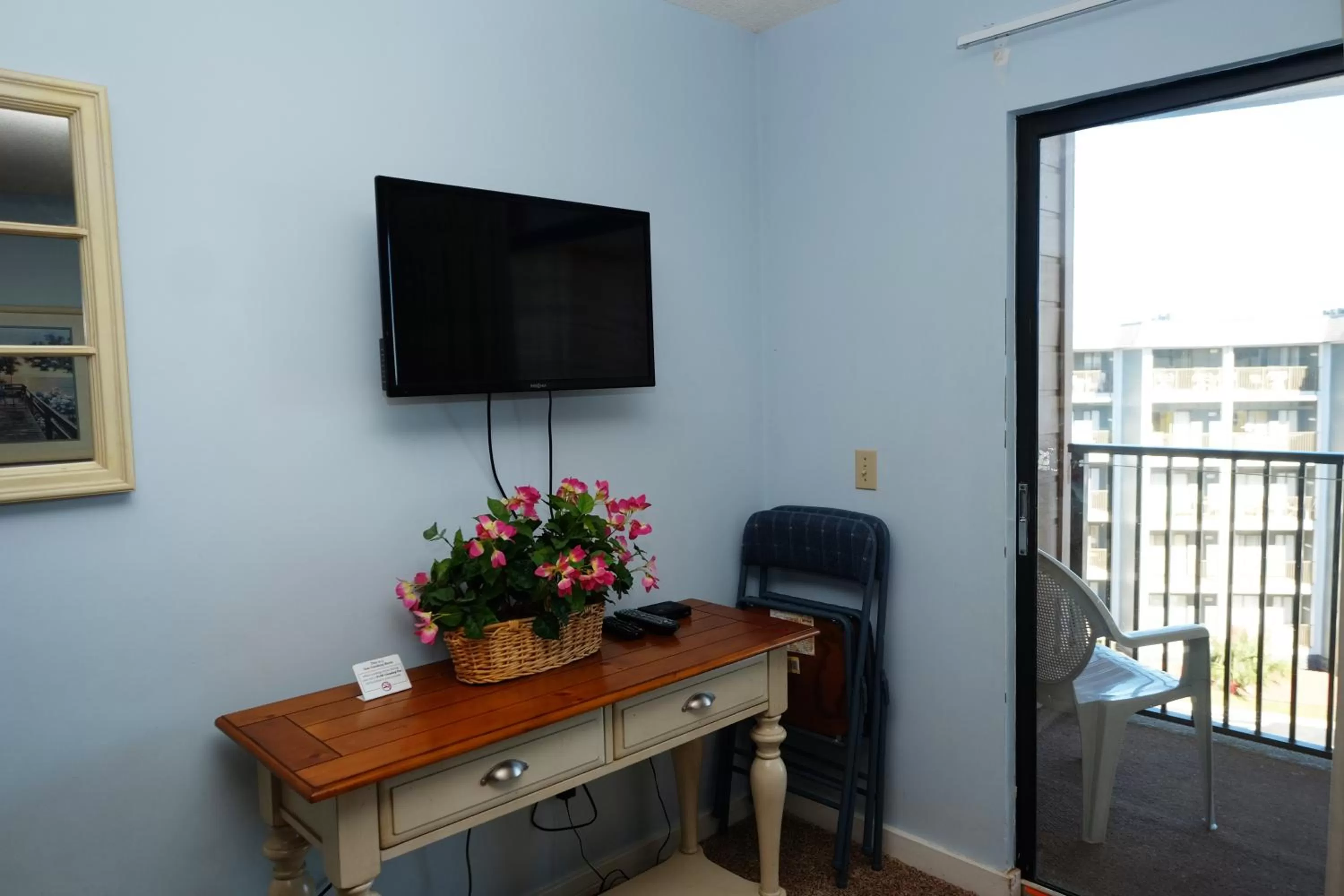 TV and multimedia, TV/Entertainment Center in Myrtle Beach Resort by Beach Vacations