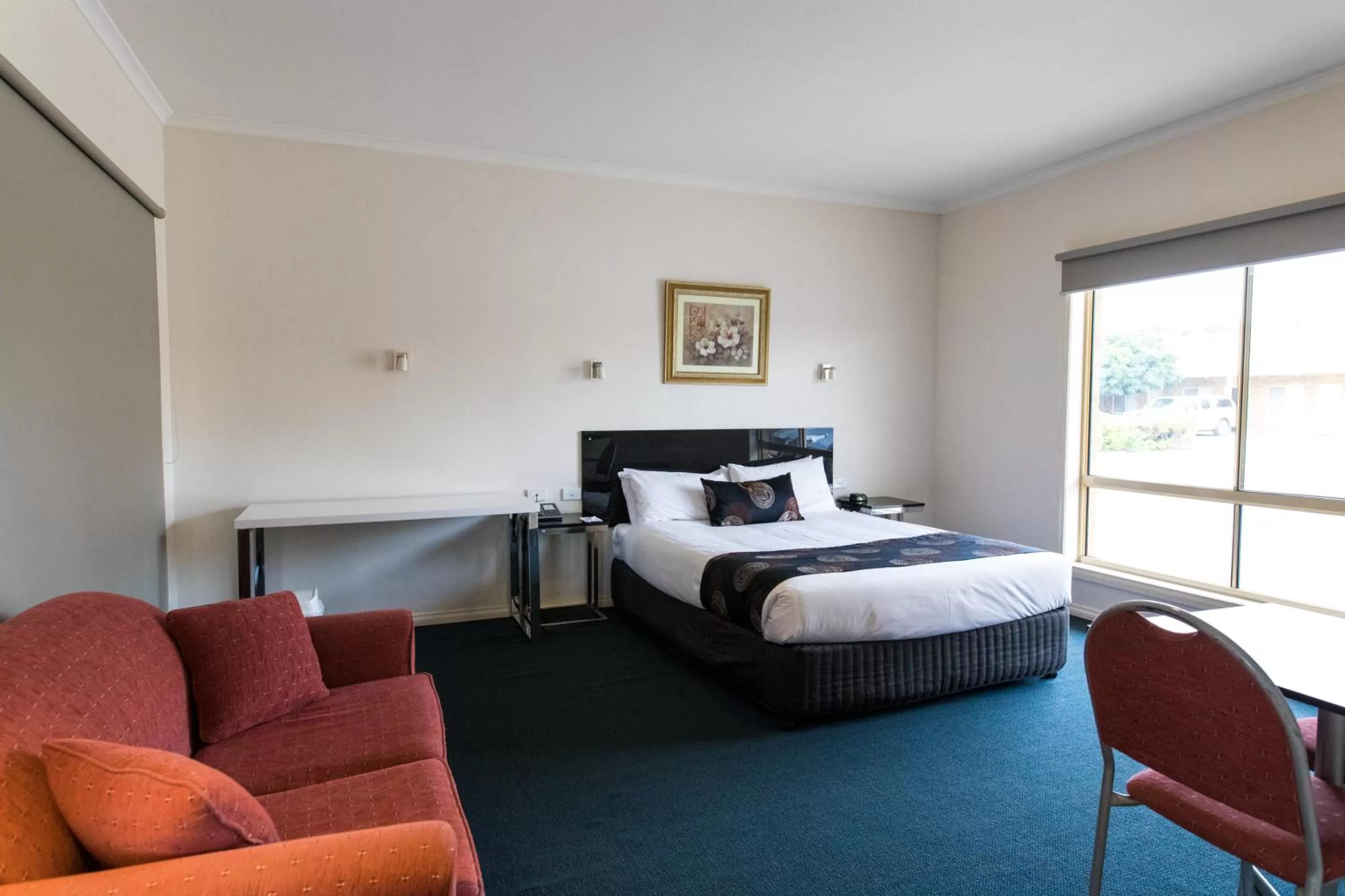 Bedroom, Bed in Best Western Mill Park Motor Inn