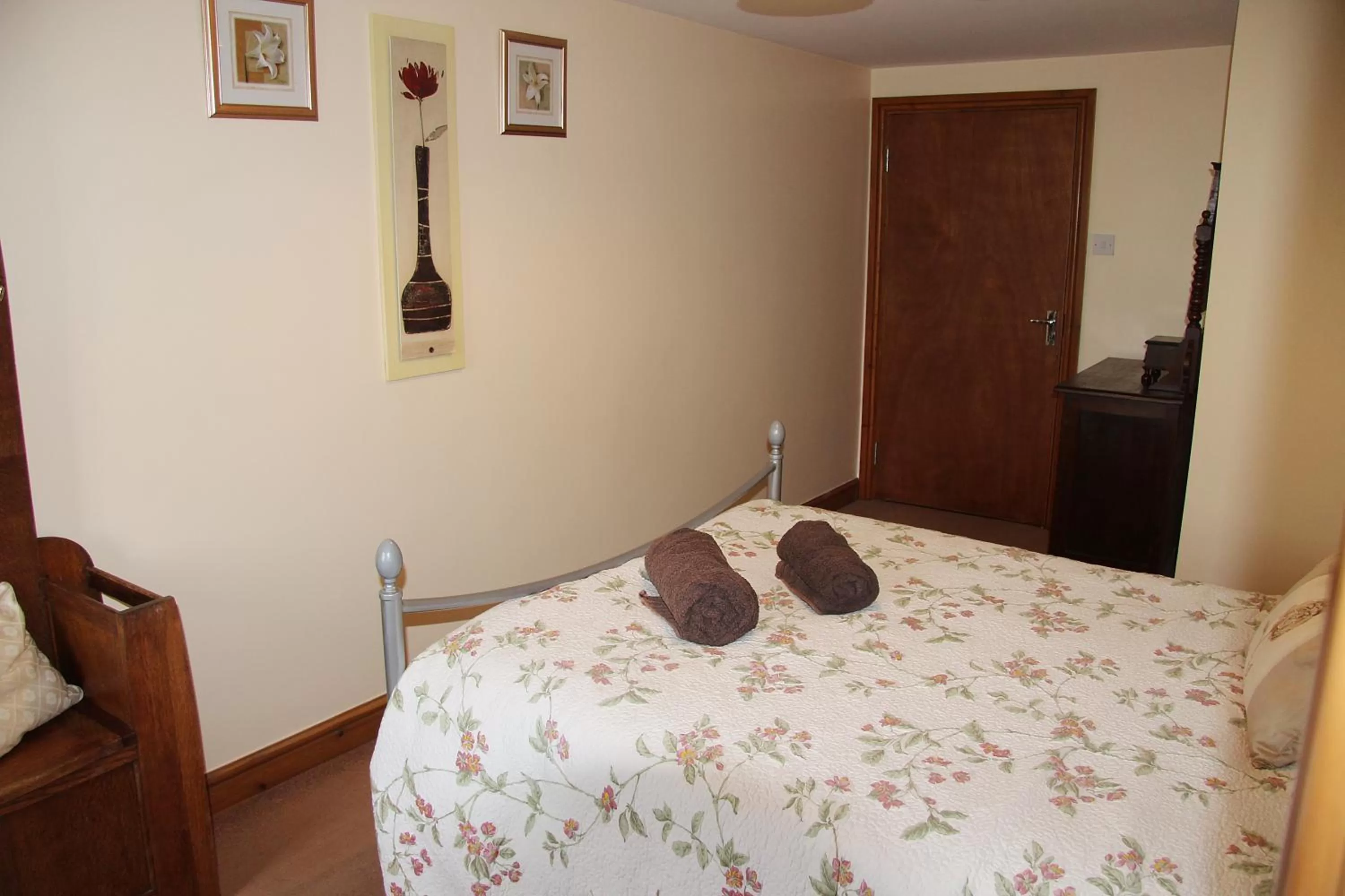 Bed in The crown inn Longtown