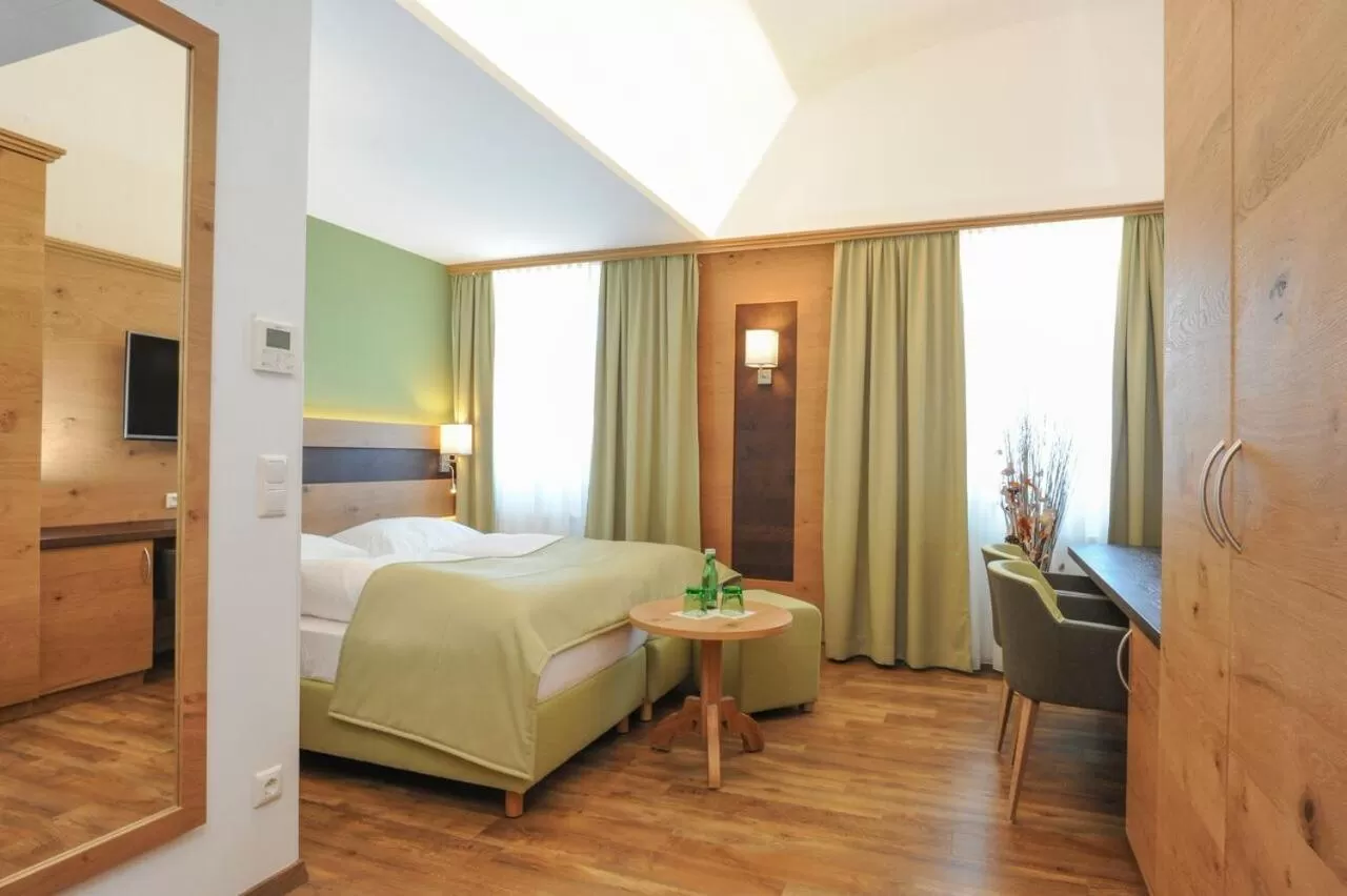 Photo of the whole room, Bed in Hotel zur Post