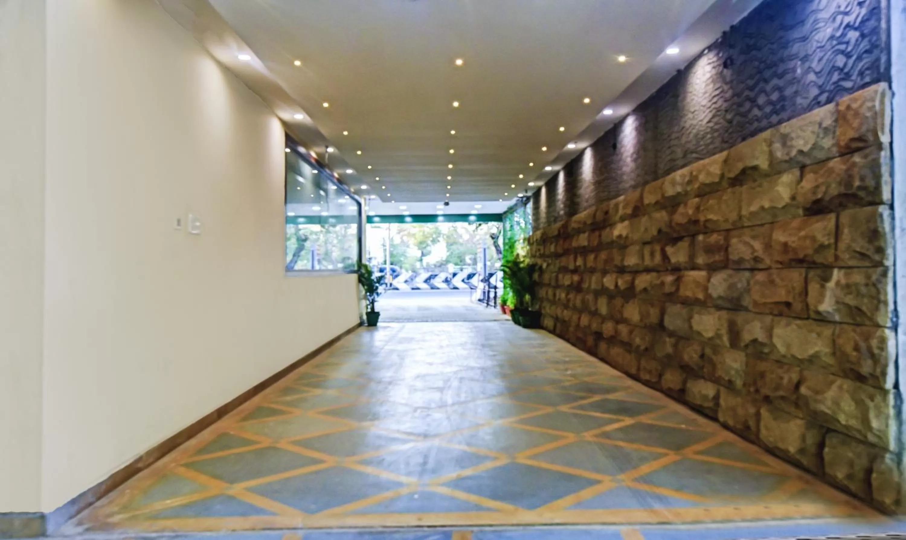 Parking in Treebo Kingsbury Fiesta Vellore